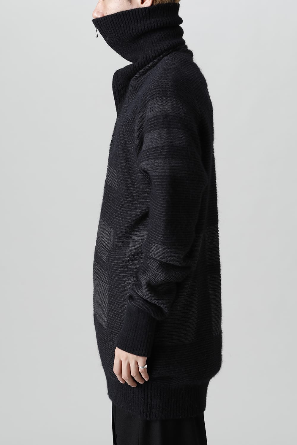 Front zip High neck knit Black