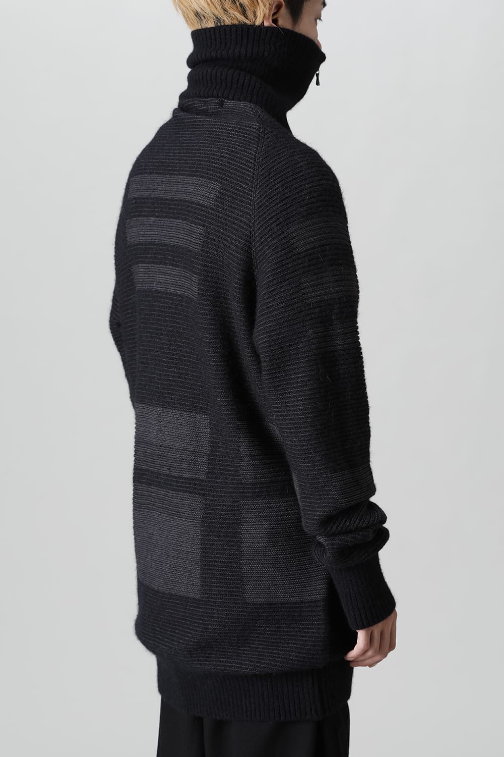 Front zip High neck knit Black