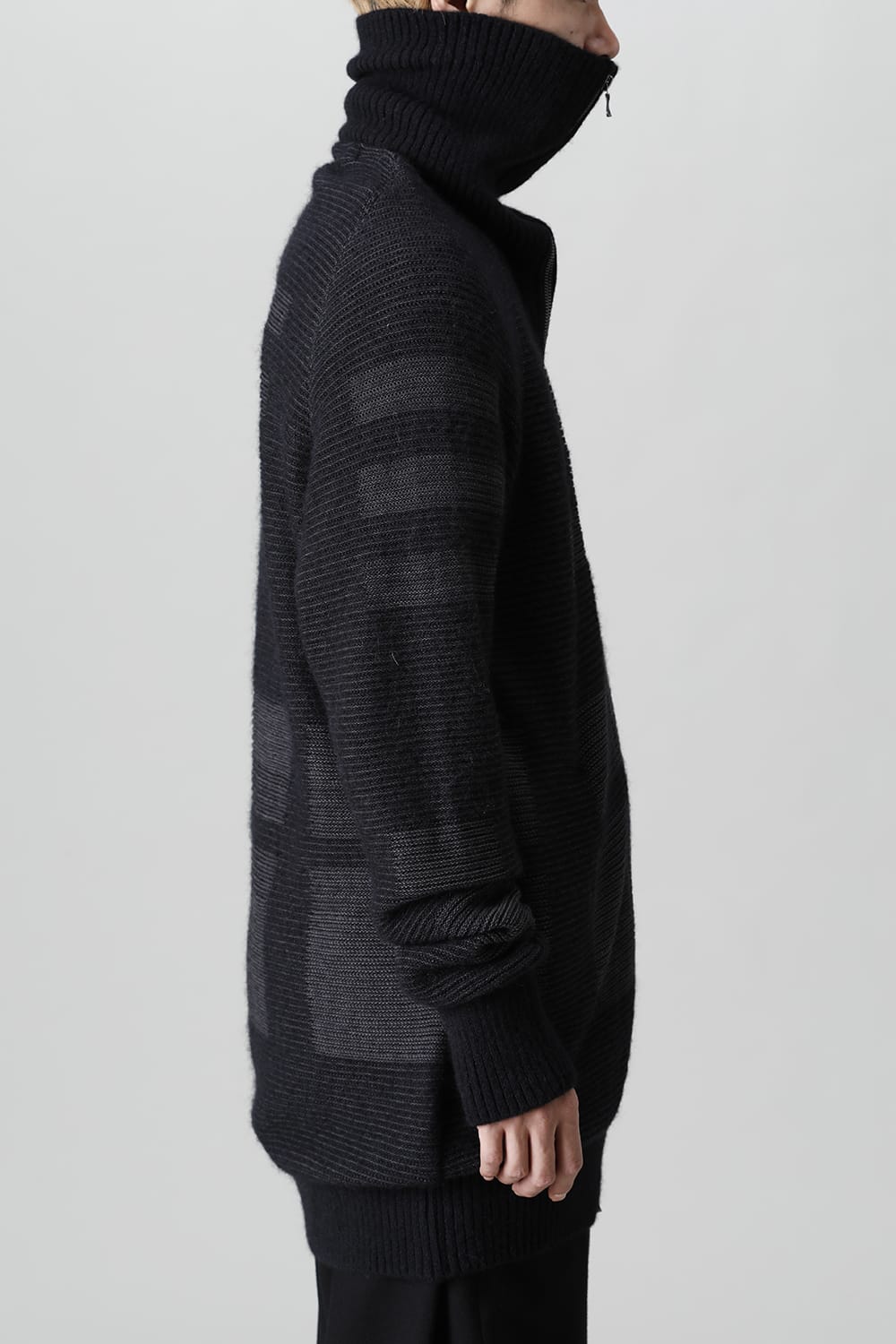 Front zip High neck knit Black