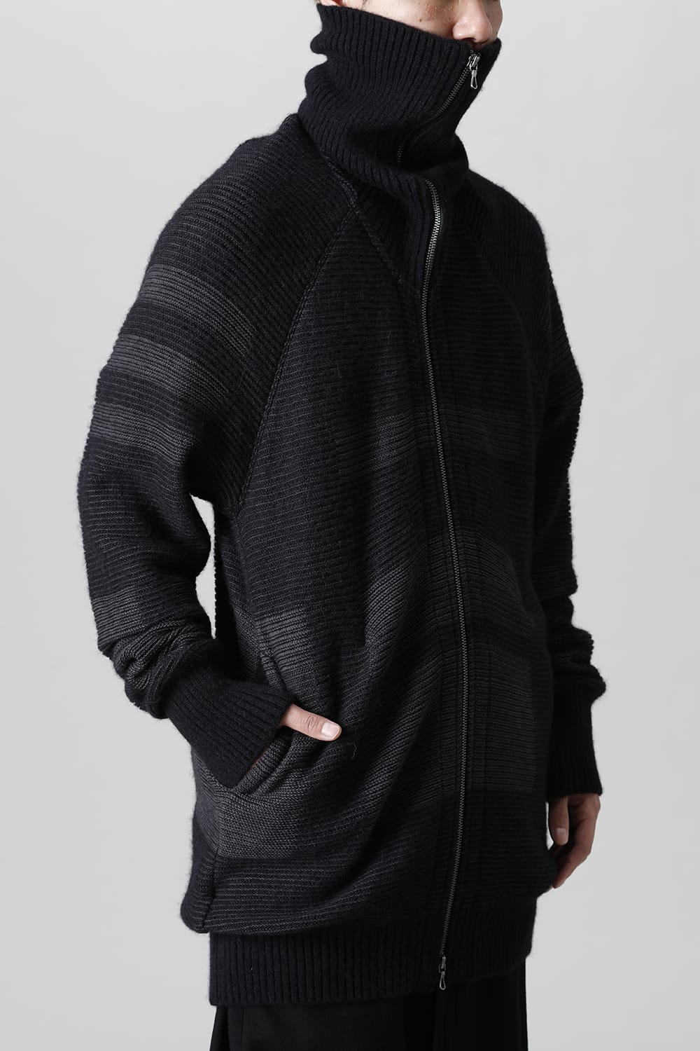 Front zip High neck knit Black