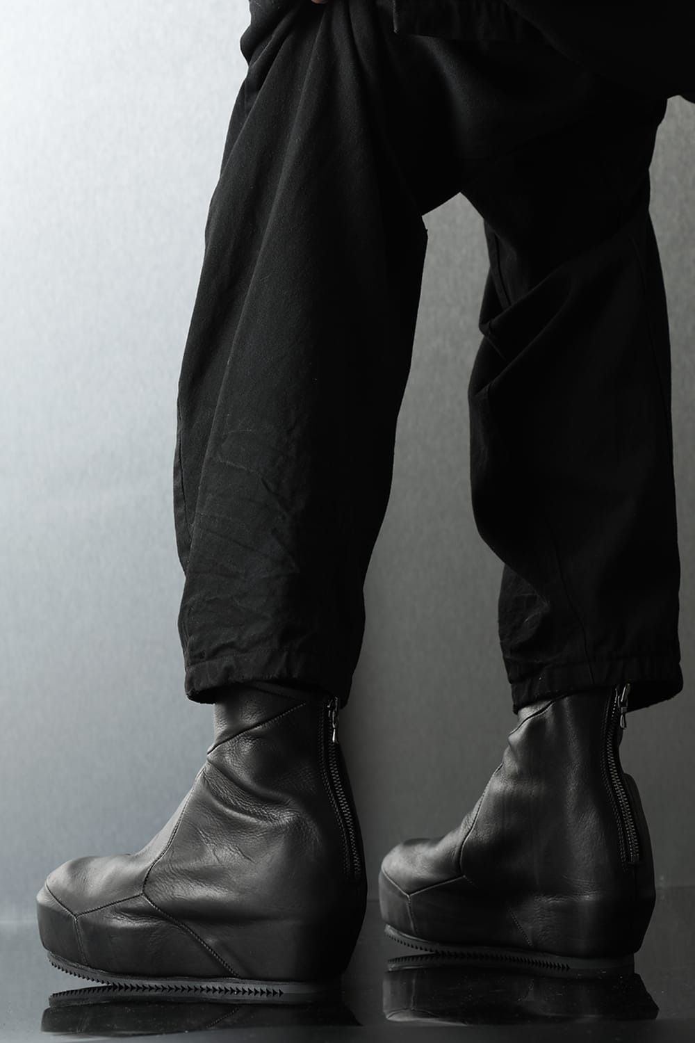 Prism In heeled boots Black