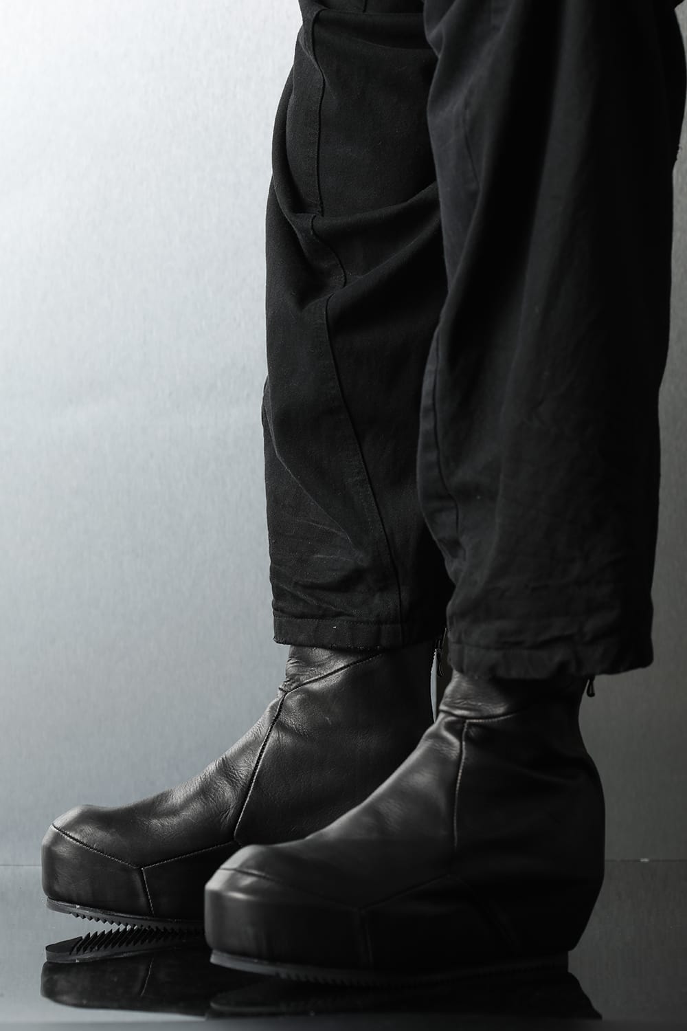 Prism In heeled boots Black