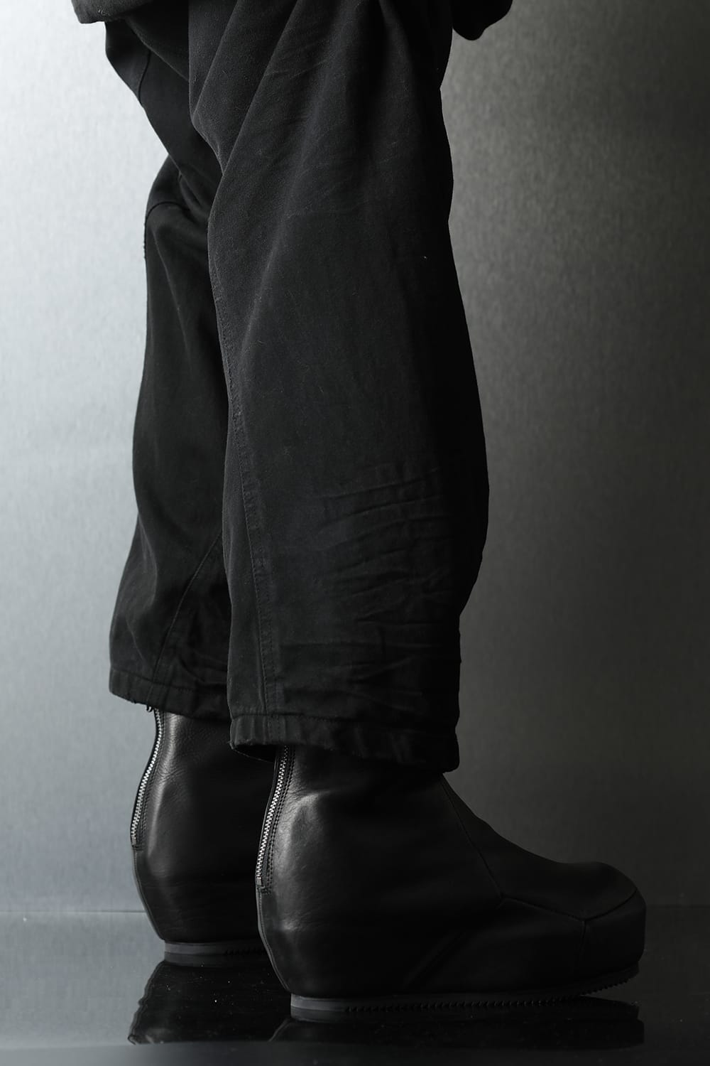 Prism In heeled boots Black