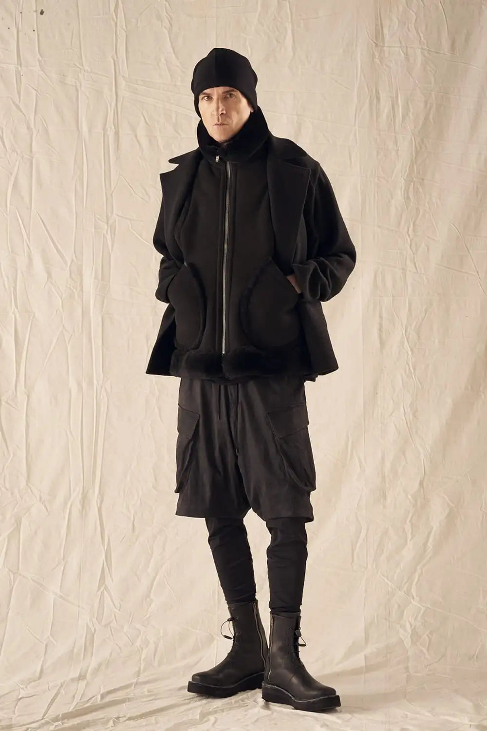 High neck  Vest Sheep Skin Black