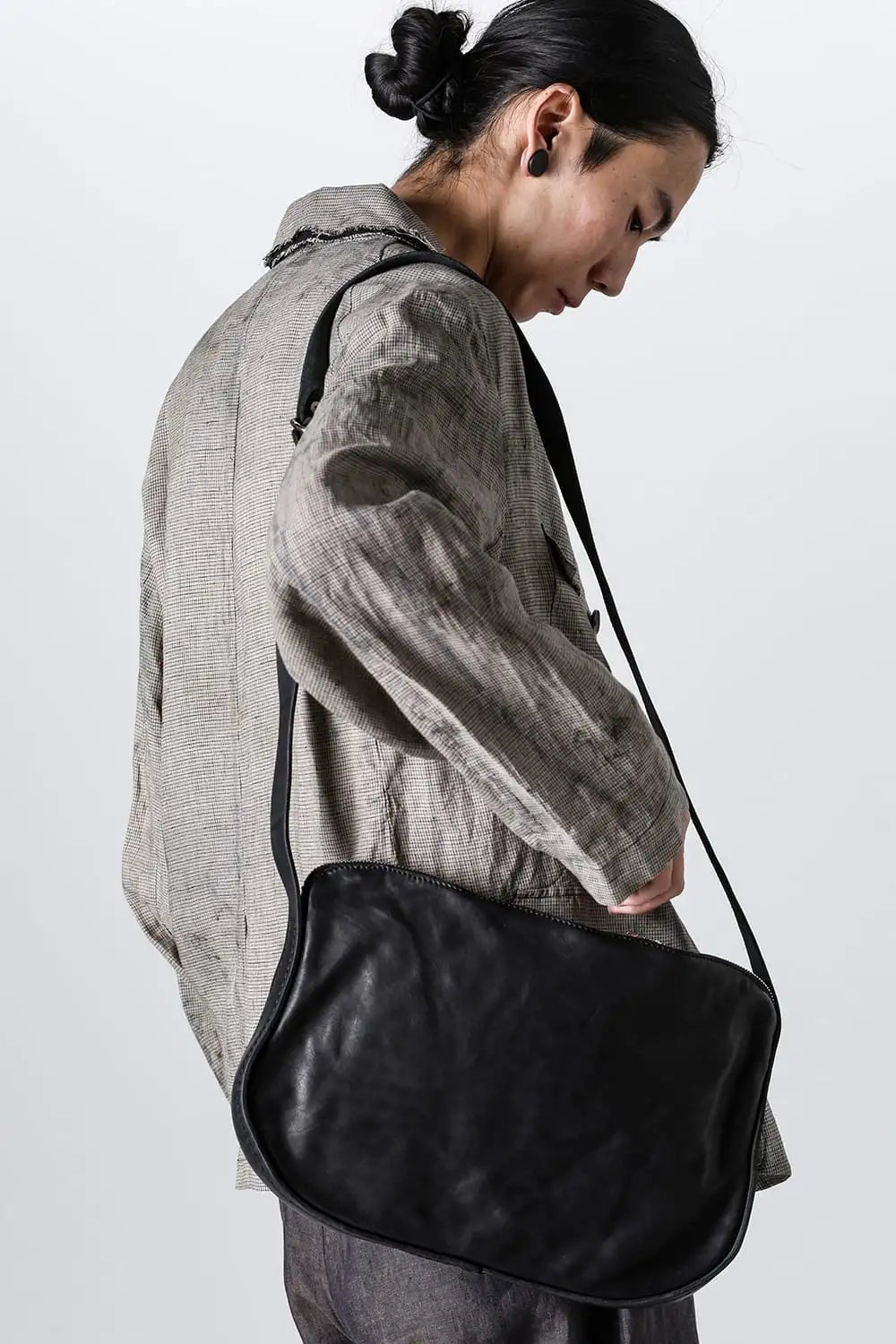 ミディアムクロッシーバッグソフトホースフルグレイン - RD01 Black