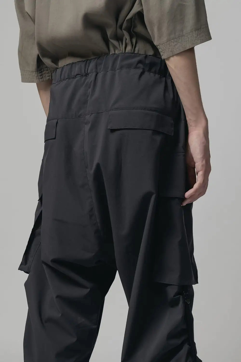 Water-Repellent Short Pants Dark Gray