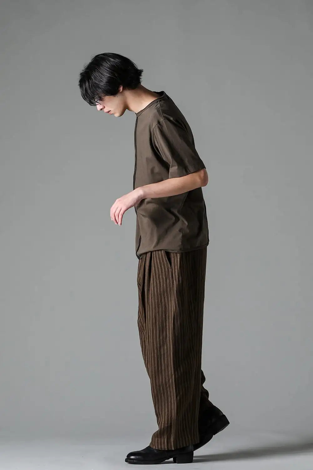 Front Pleats Tapered Long Trousers