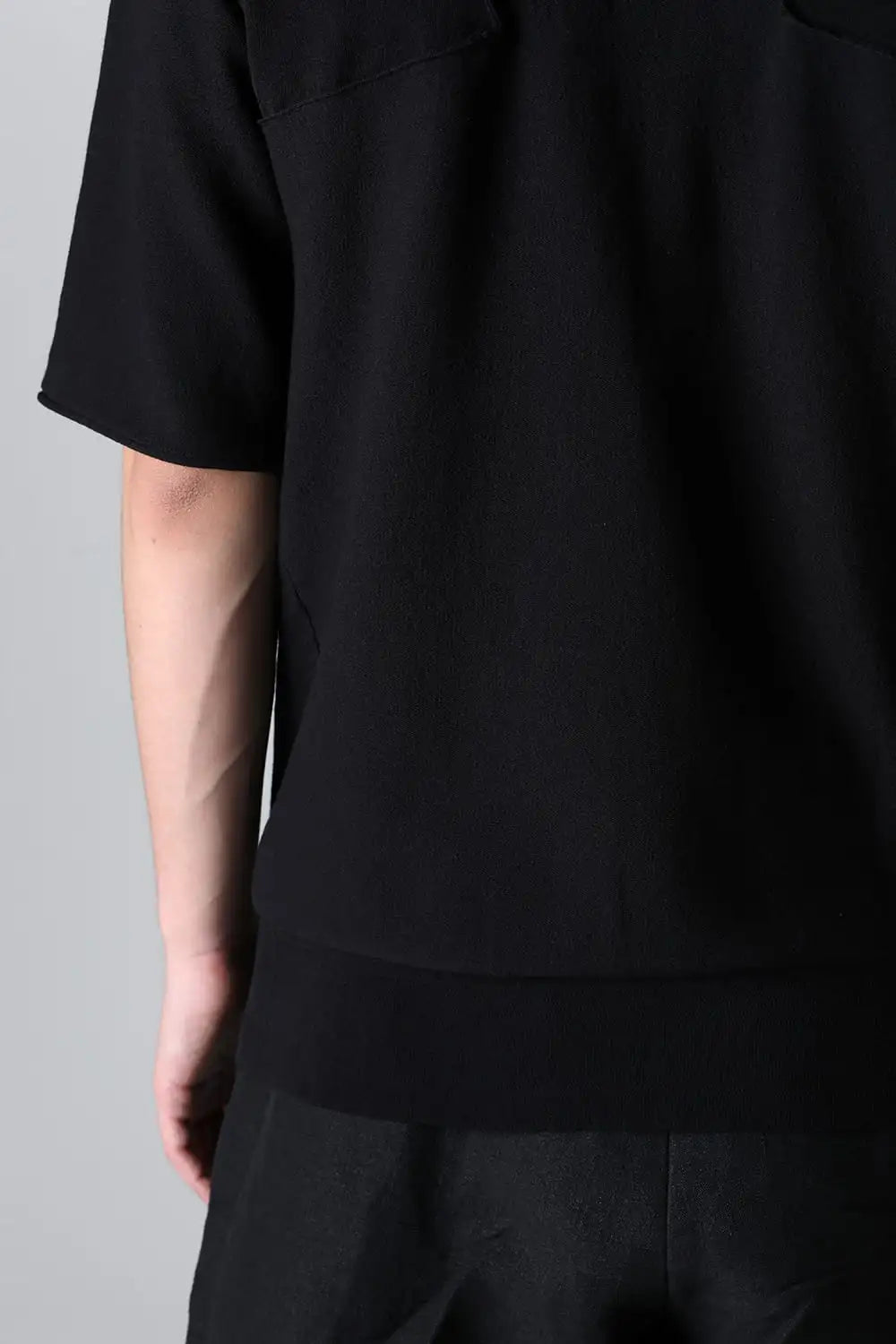 Short sleeve hybrid polyester