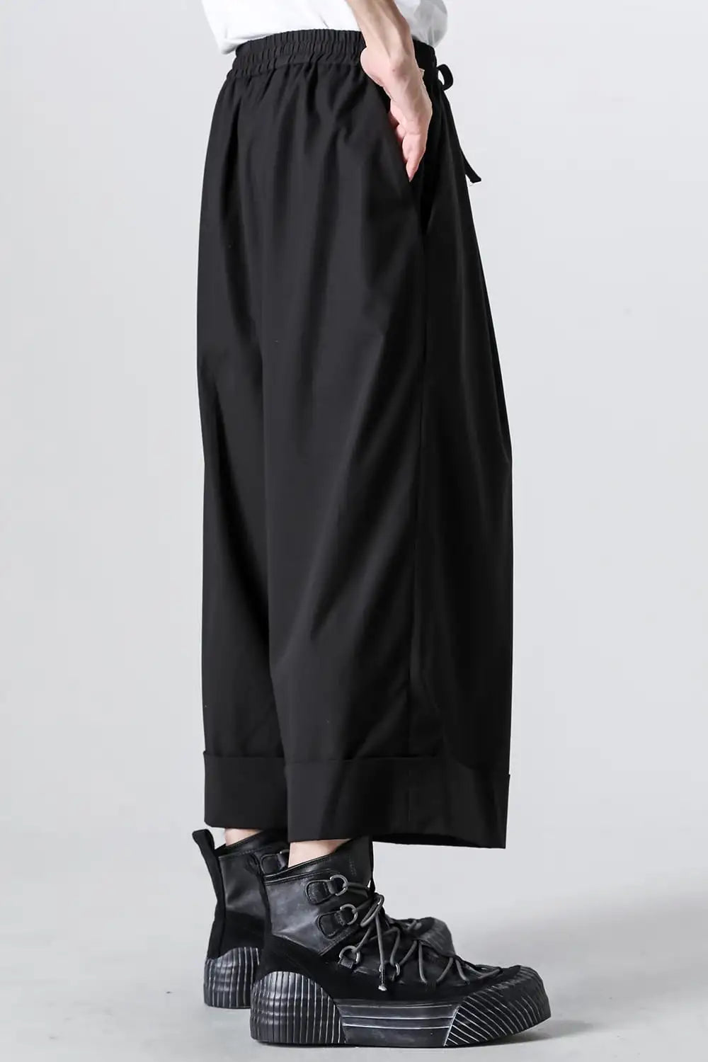 Baggy cropped pants 60/2 cotton gabardine