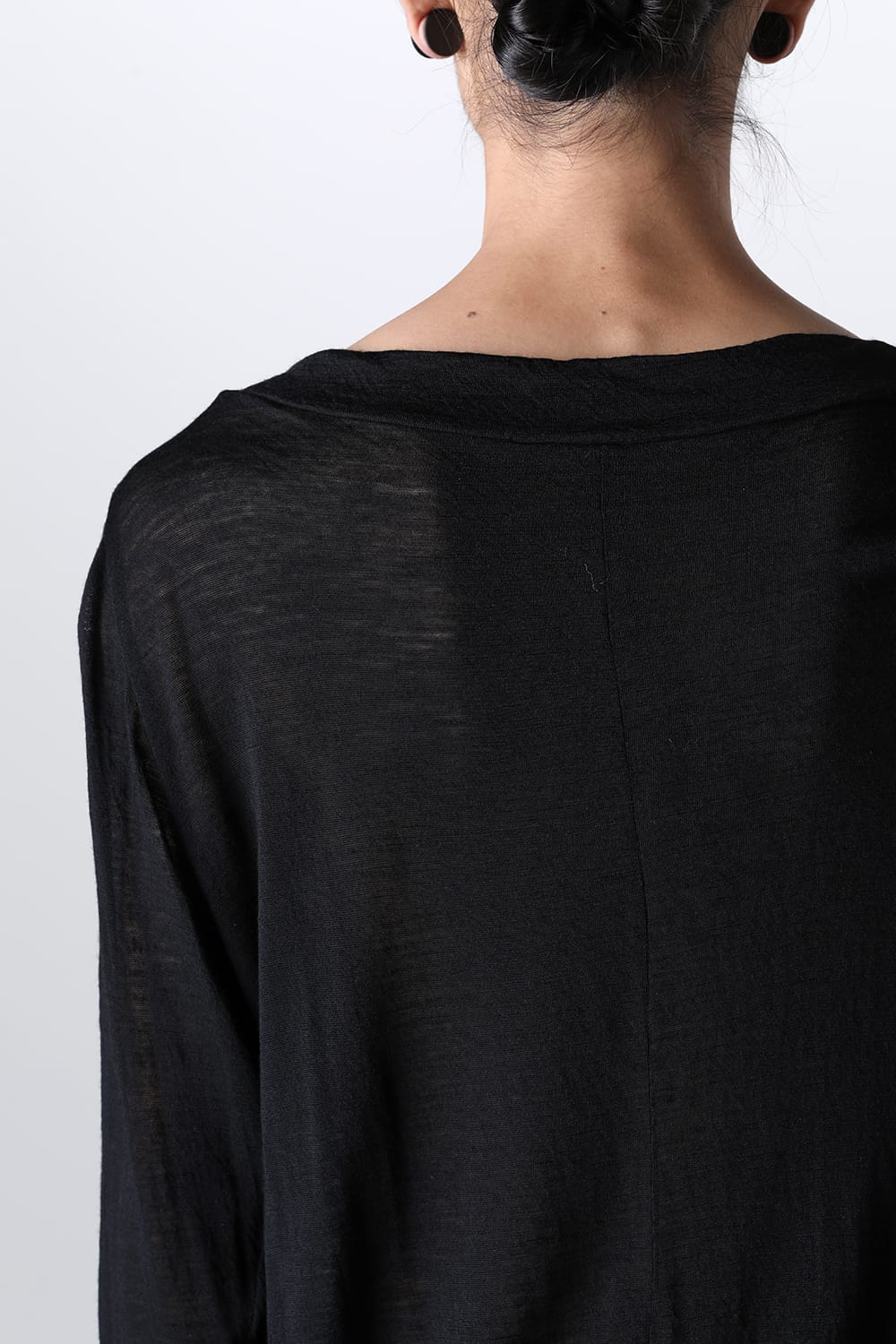 Edge Seamed Off-neck Cutsewn Black