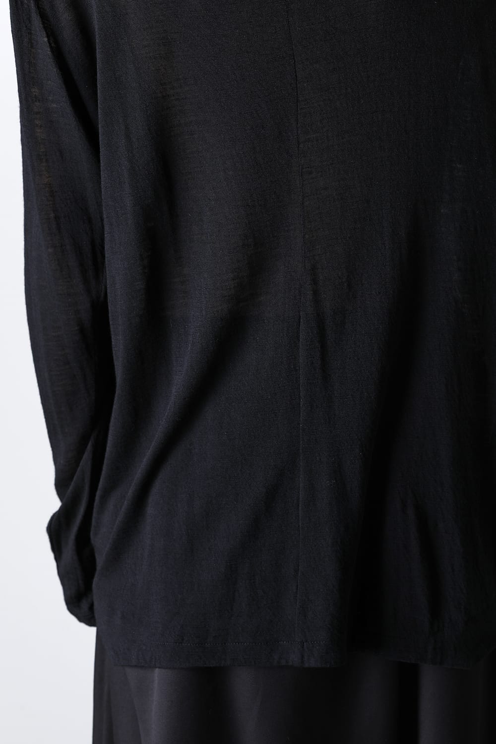 Edge Seamed Off-neck Cutsewn Black