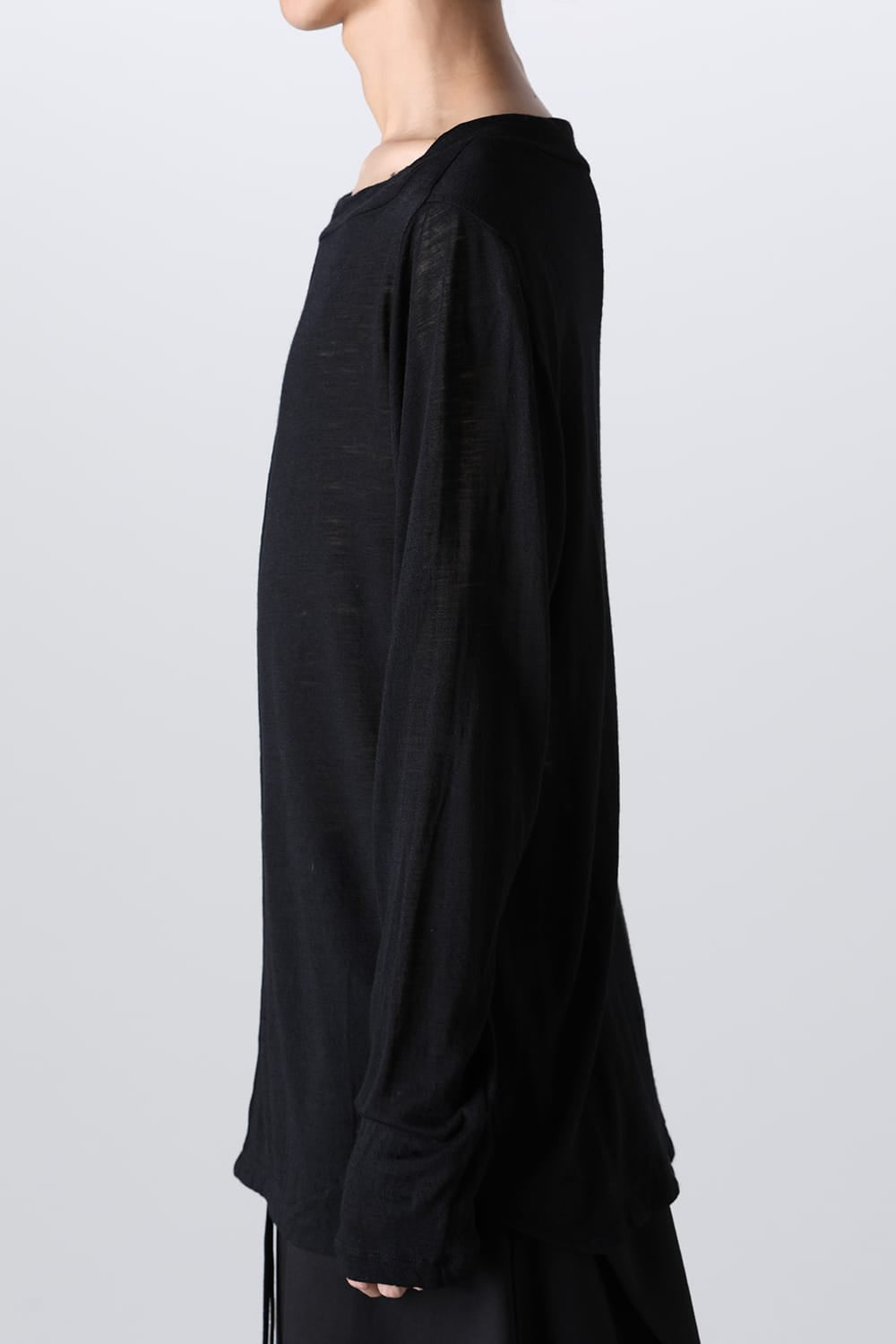 Edge Seamed Off-neck Cutsewn Black