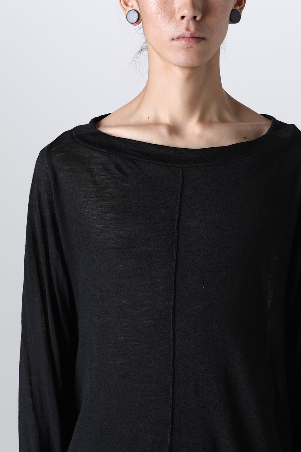 Edge Seamed Off-neck Cutsewn Black