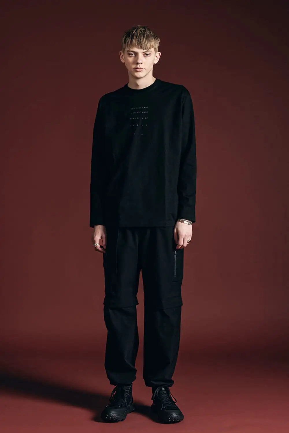 Embroidered L/S T-shirt Black