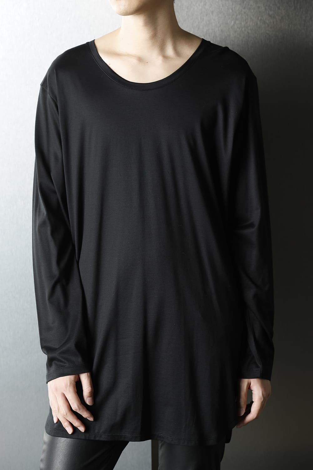 Long sleeve Round t-shirt (Black)