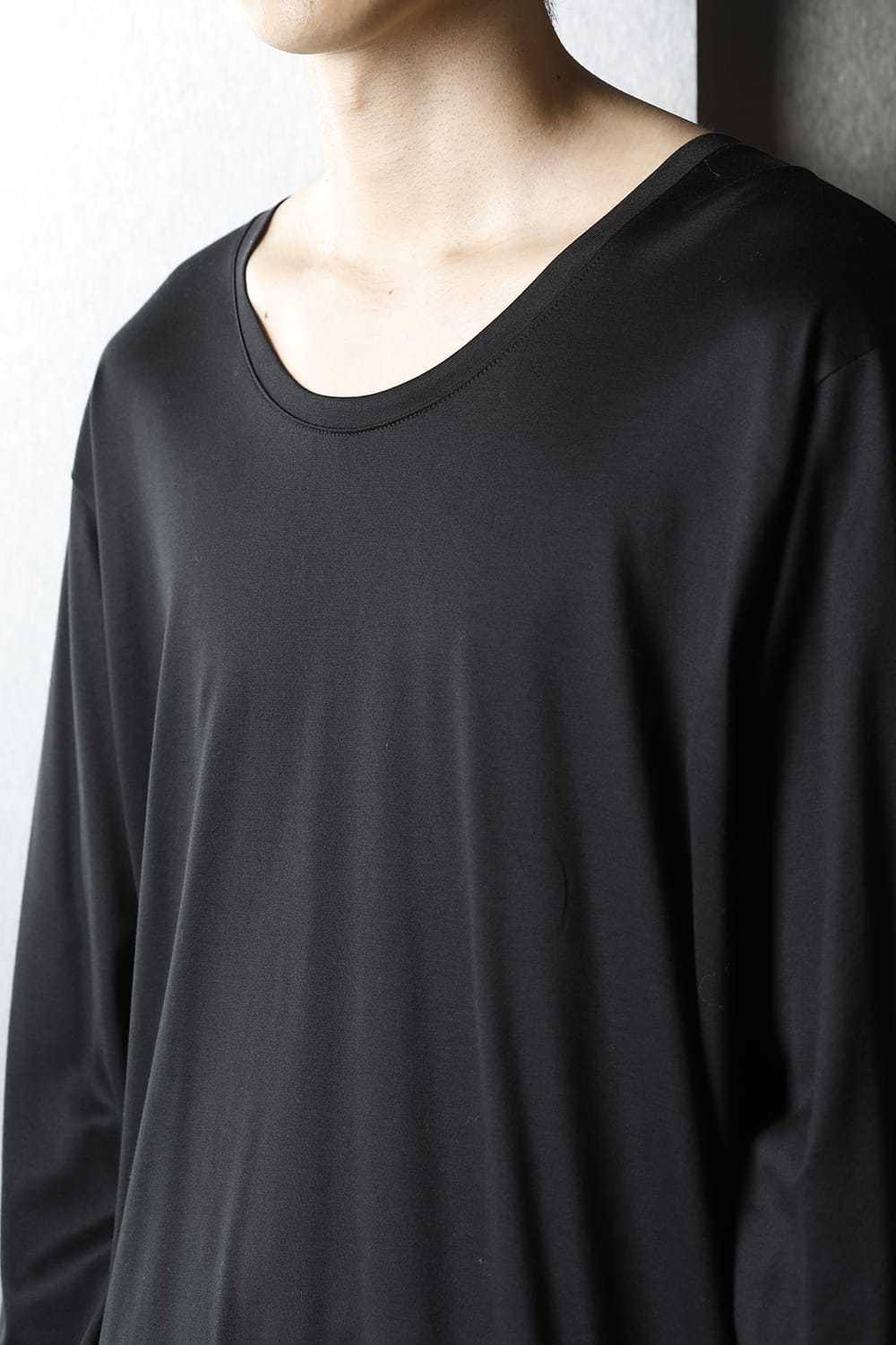 Long sleeve Round t-shirt (Black)