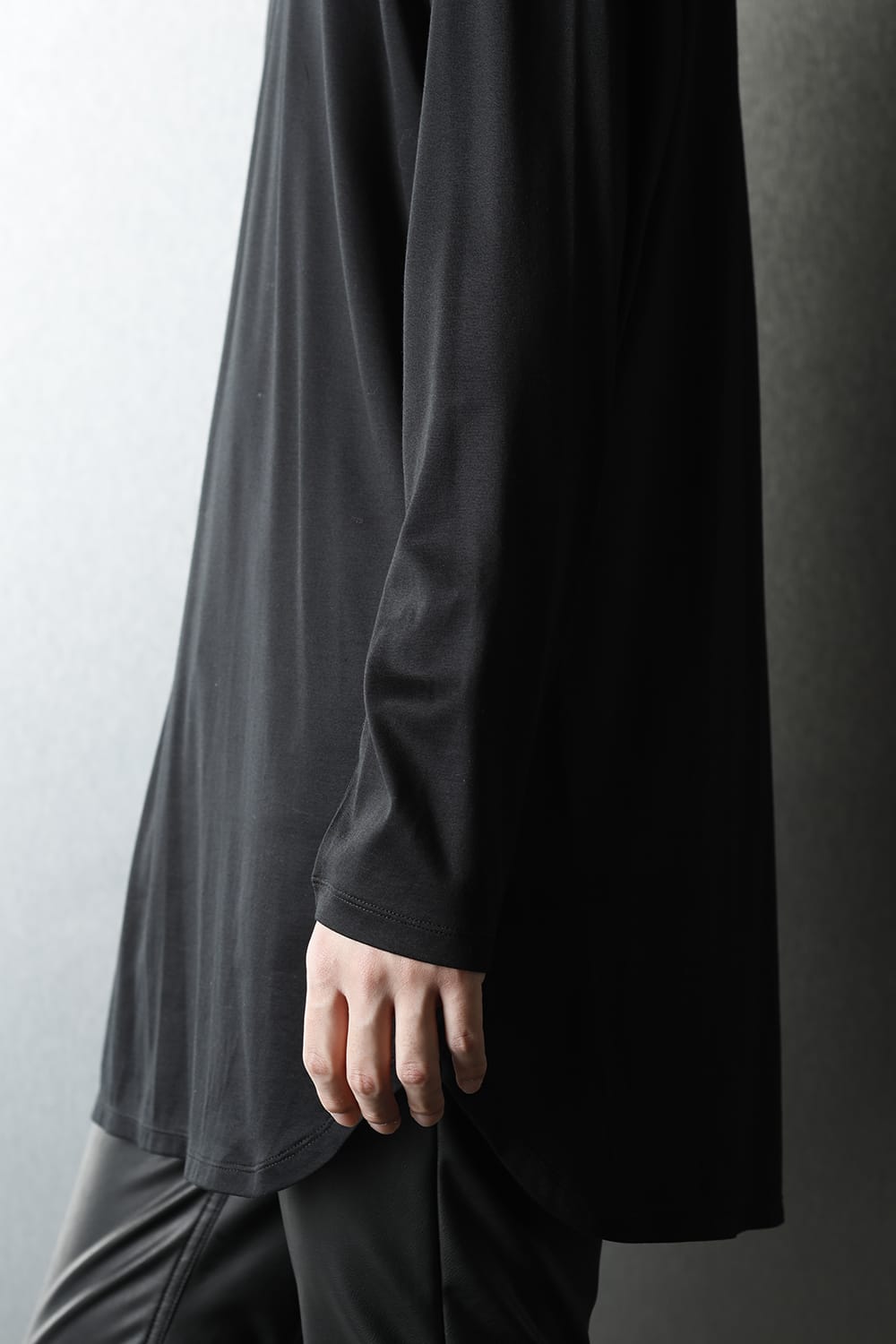 Long sleeve Round t-shirt (Black)