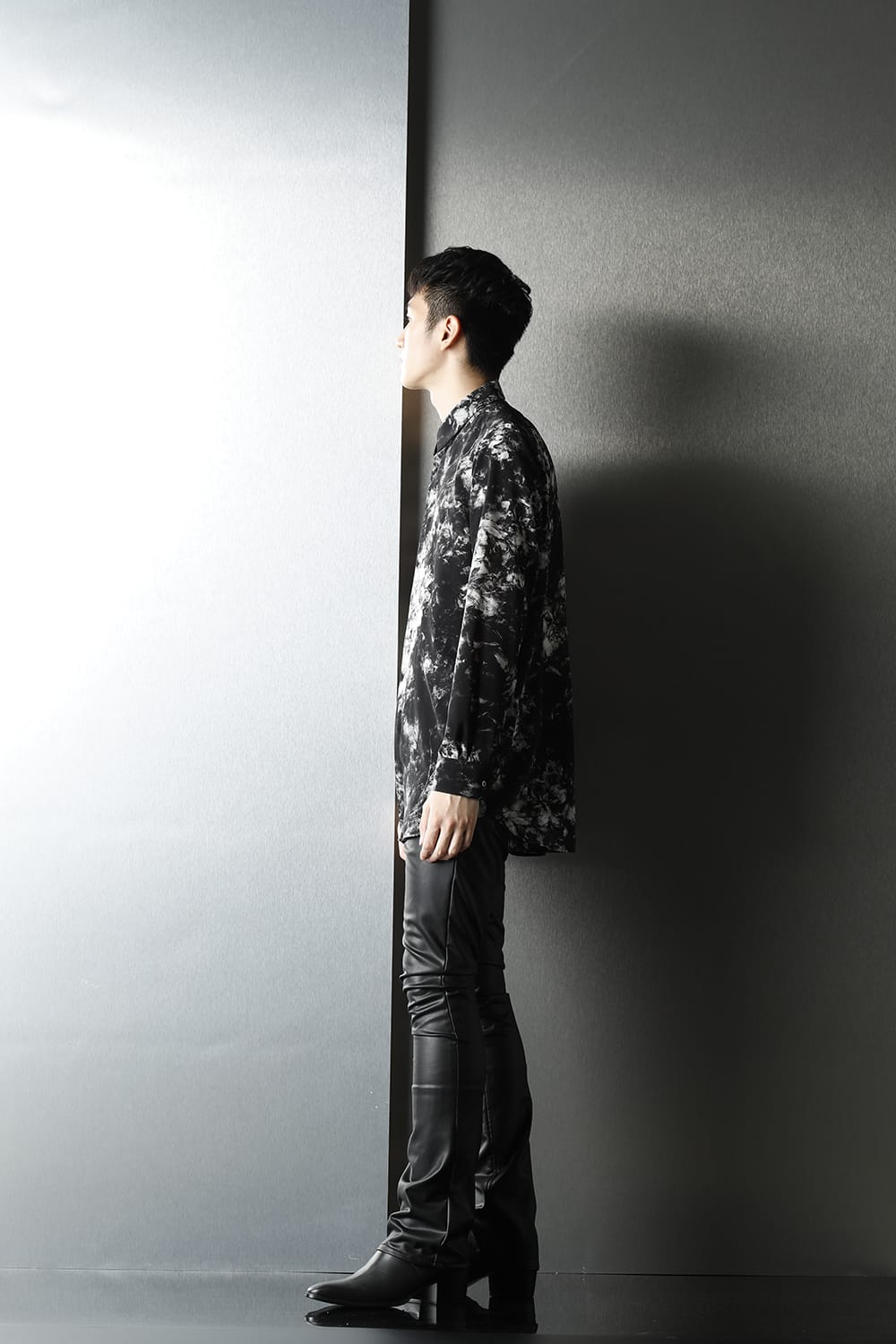 Flower print Shirt (Black×Gray)