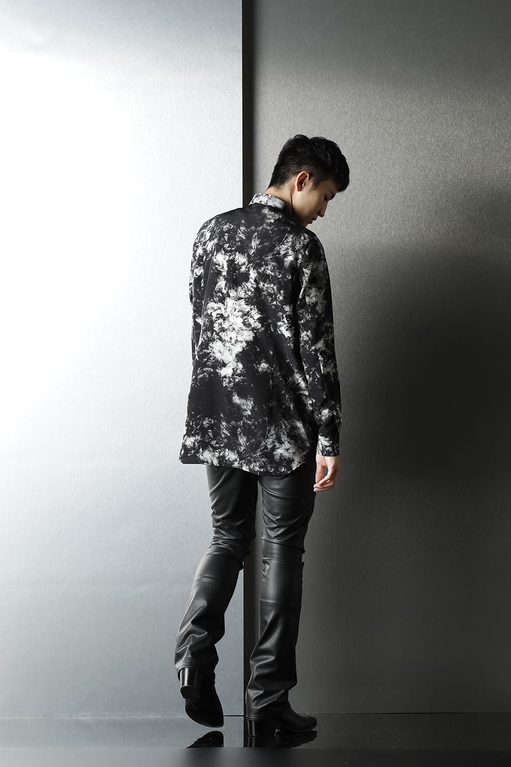Flower print Shirt (Black×Gray)