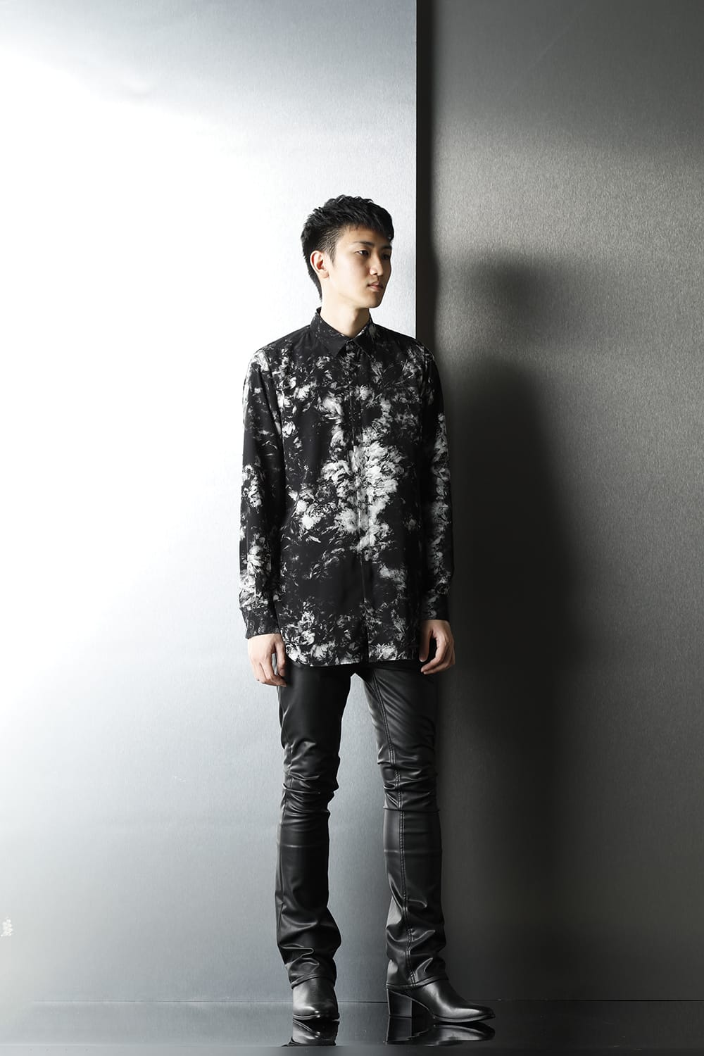Flower print Shirt (Black×Gray)