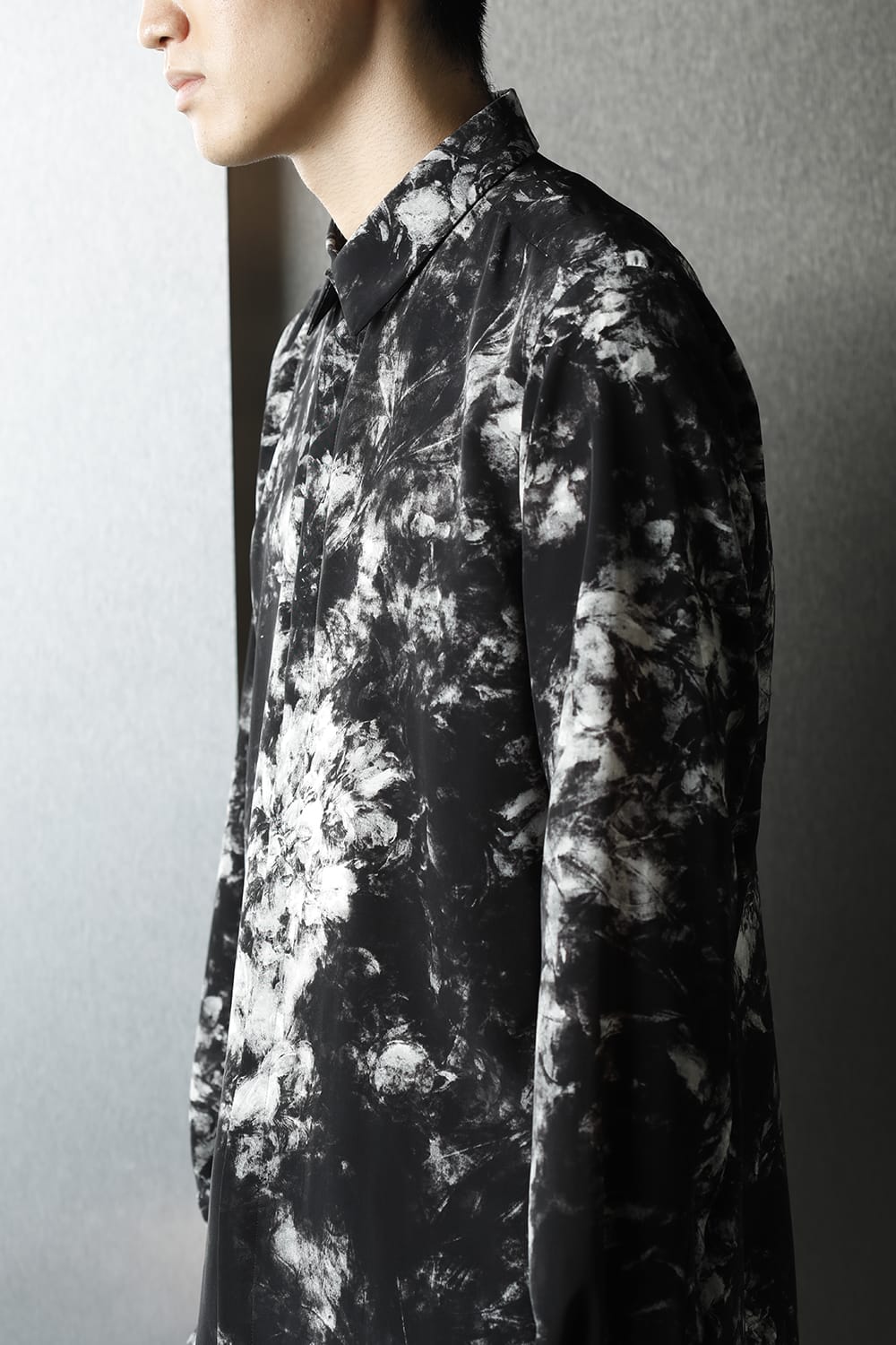 Flower print Shirt (Black×Gray)