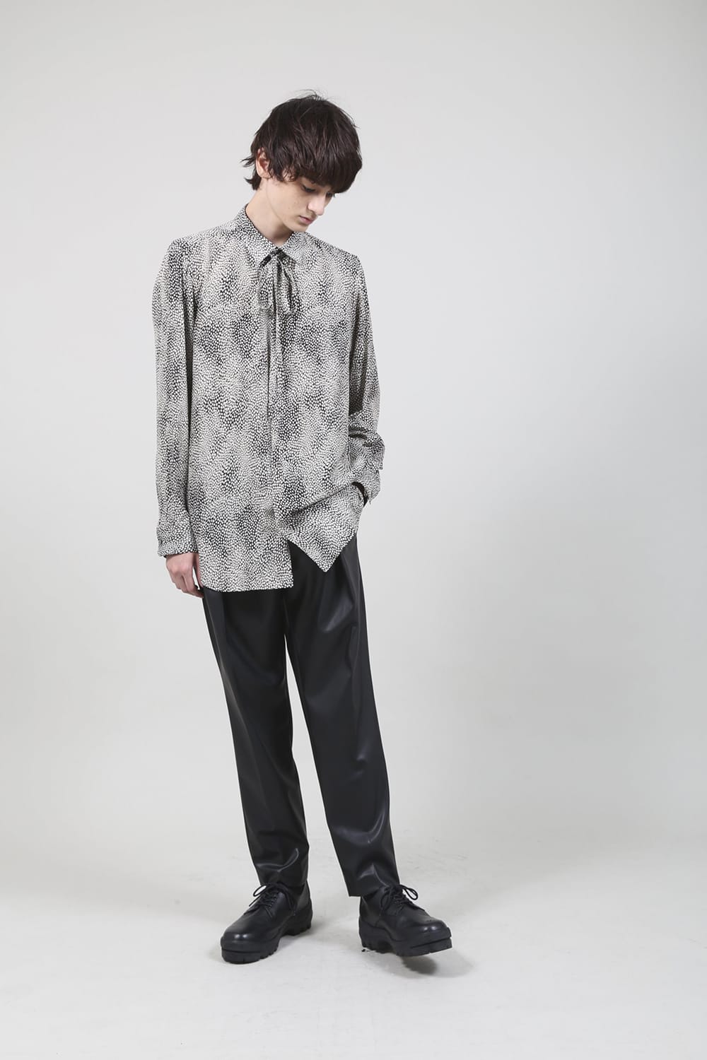 Decin Leopard Print Regular Shirt With Ribbon Black x Cream