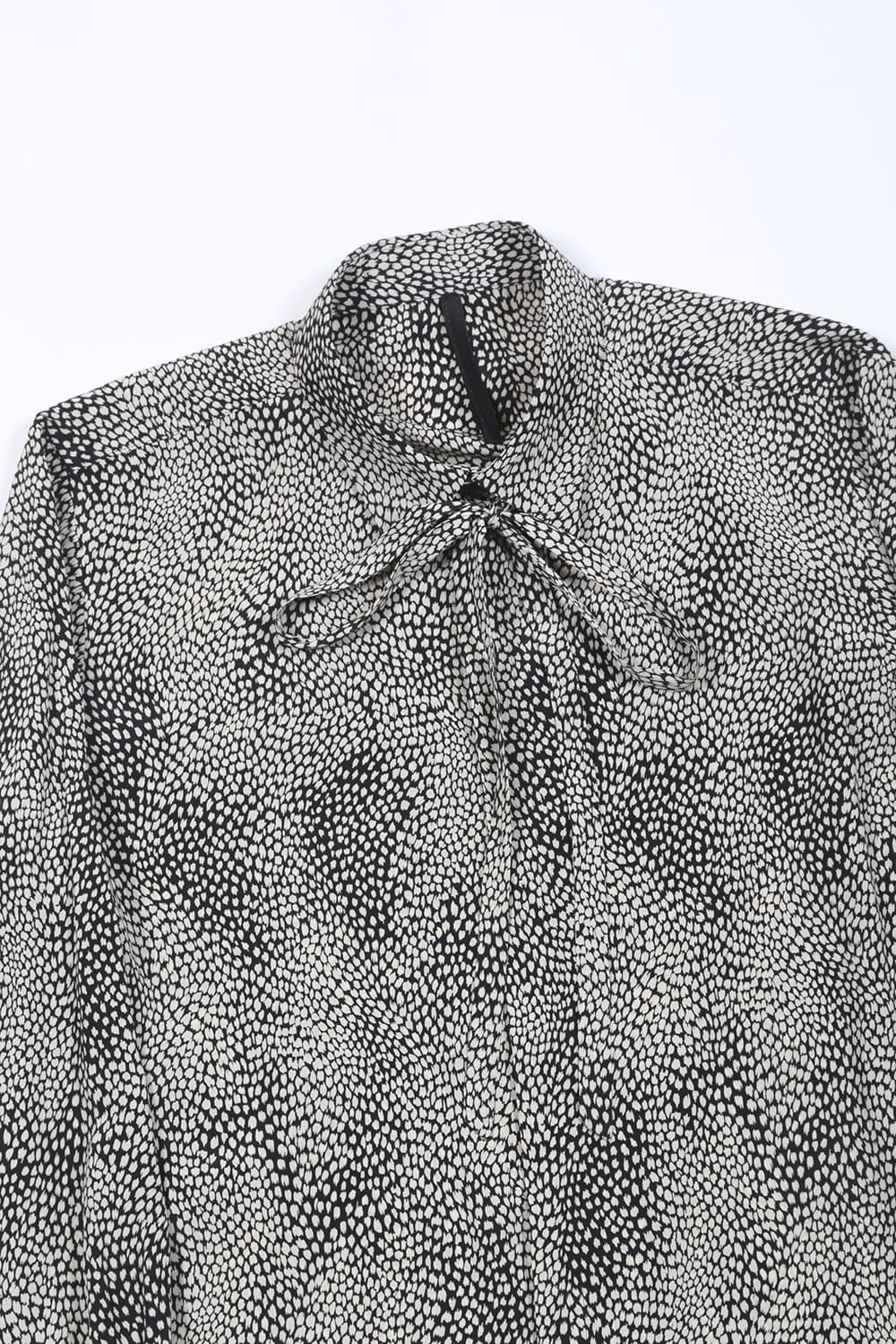 Decin Leopard Print Regular Shirt With Ribbon Black x Cream