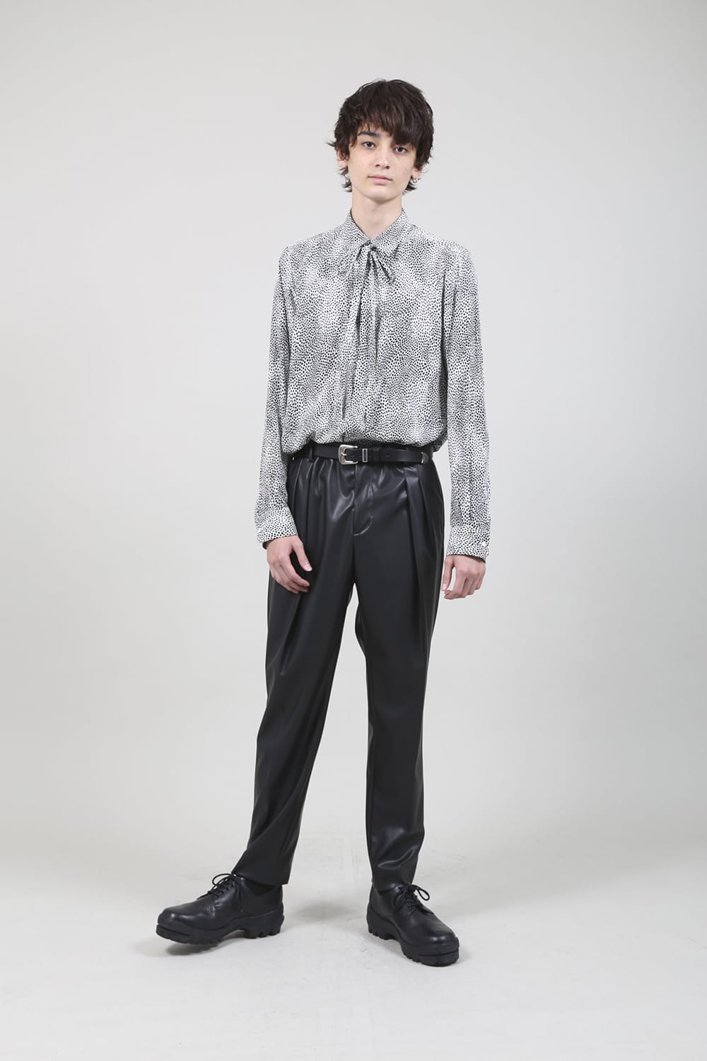 Airy Fake Leather  Faux Leather 2 Tuck Pants