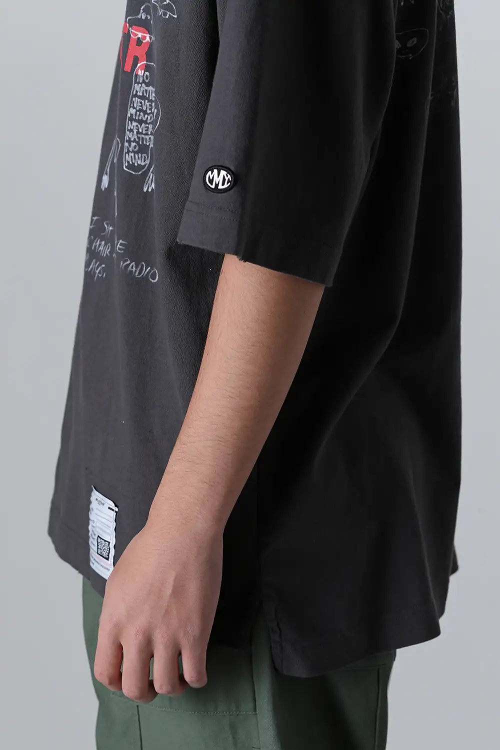 Distressed Tee Black