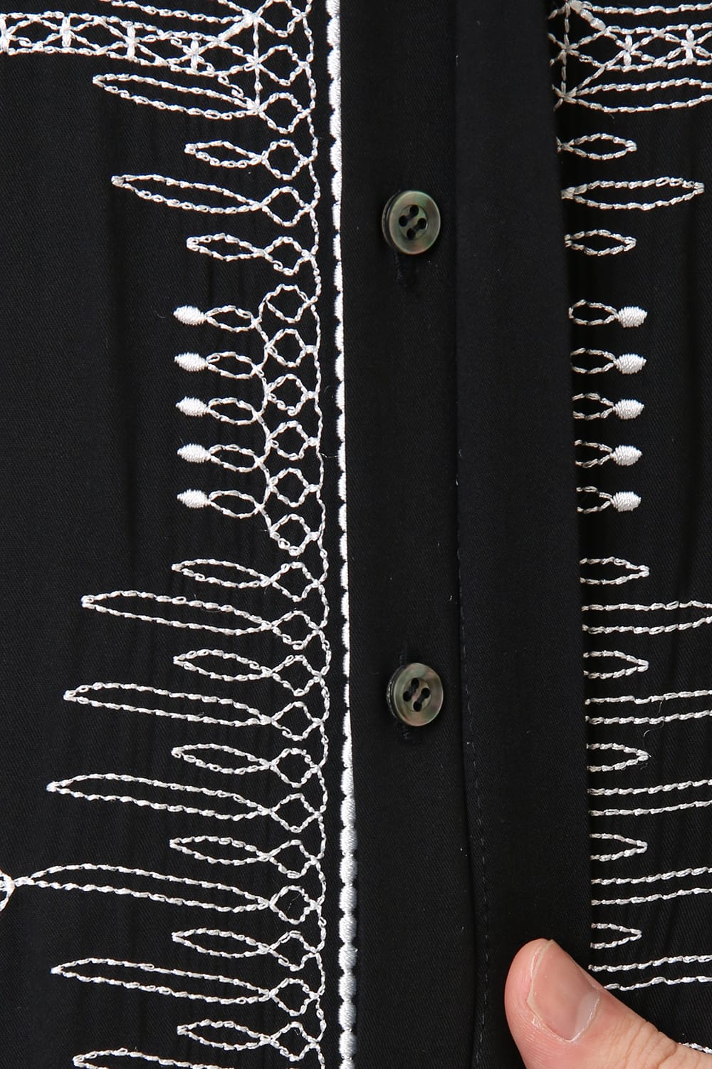 Ethnic embroidery long shirt Black × Off White
