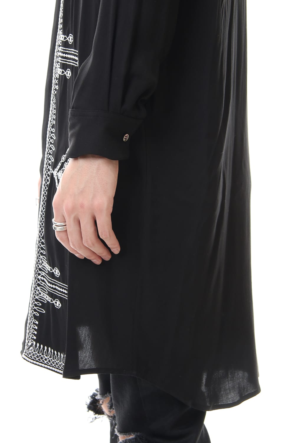 Ethnic embroidery long shirt Black × Off White