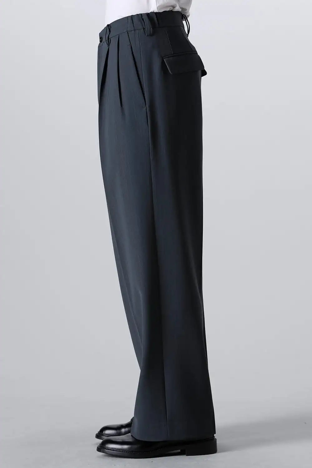 Two Tucks Wide Trousers Charcoal