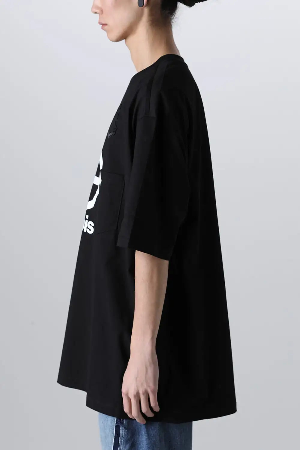 Sロゴアンドボーンエムブレム(オーバーサイズショートスリーブポケットティー) Black