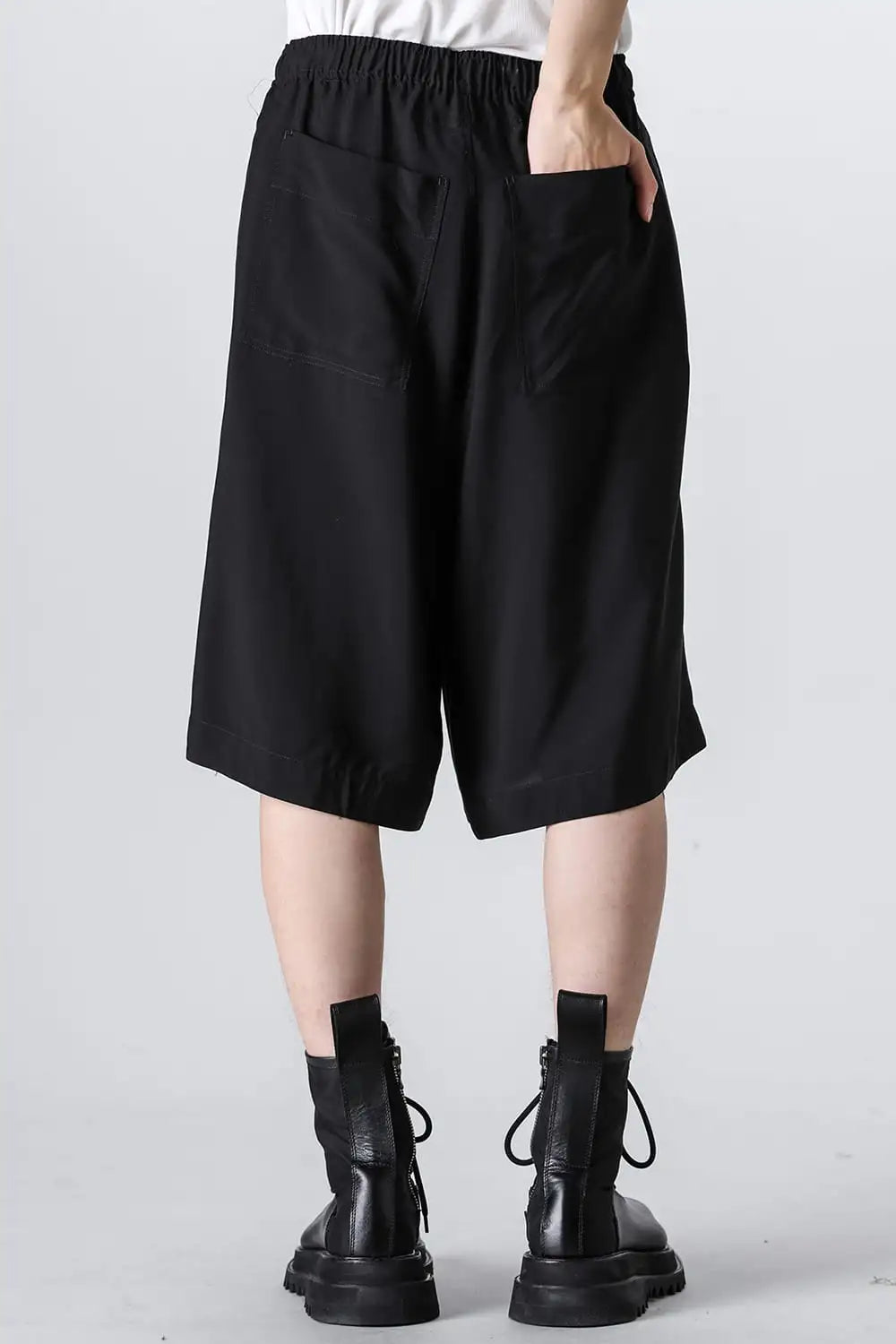 Viscose / Cupro Fibriled Gaba Relax Short Pants