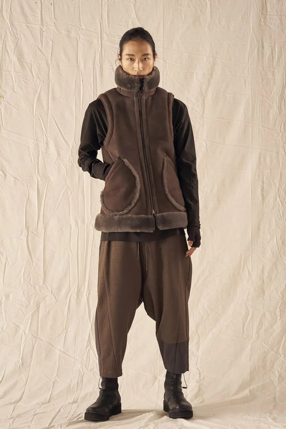 ハイネックベスト シープスキン ワームグレイ