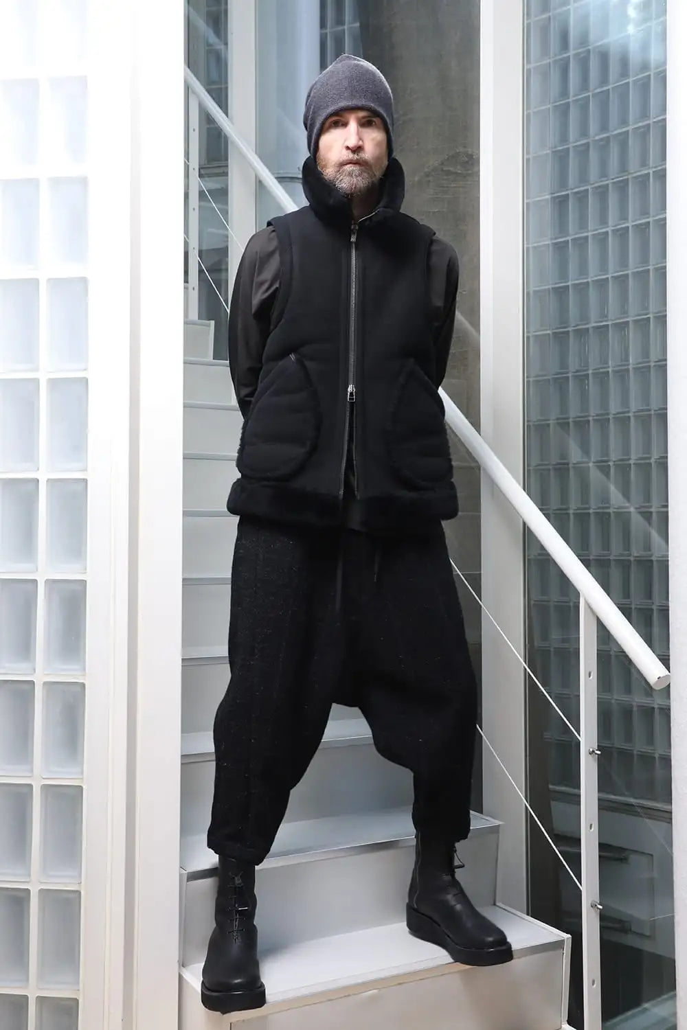 High neck  Vest Sheep Skin Black