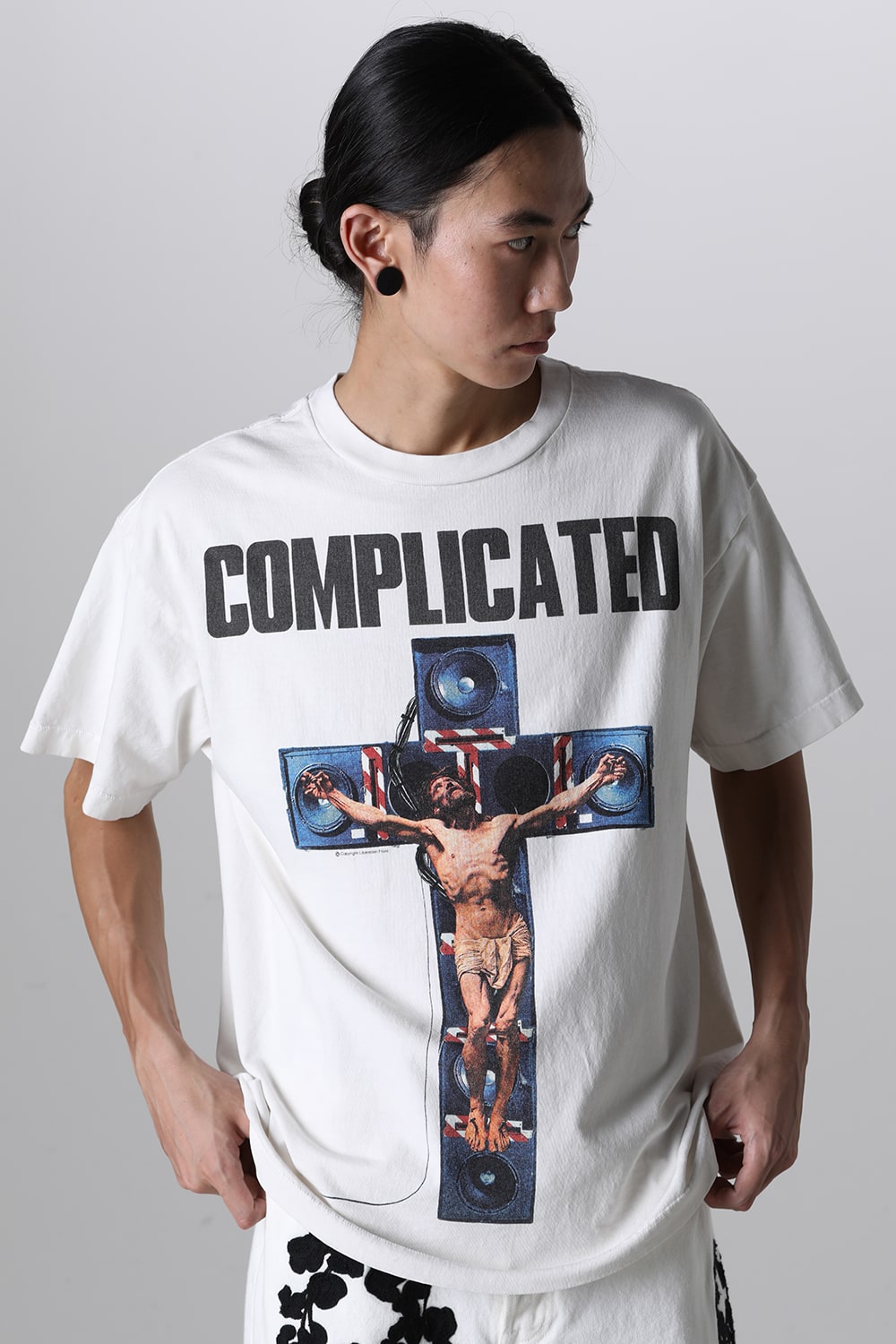 KOSUKE KAWAMURA × ©SAINT M×××××× COMPLICATED Short sleeve T-shirt