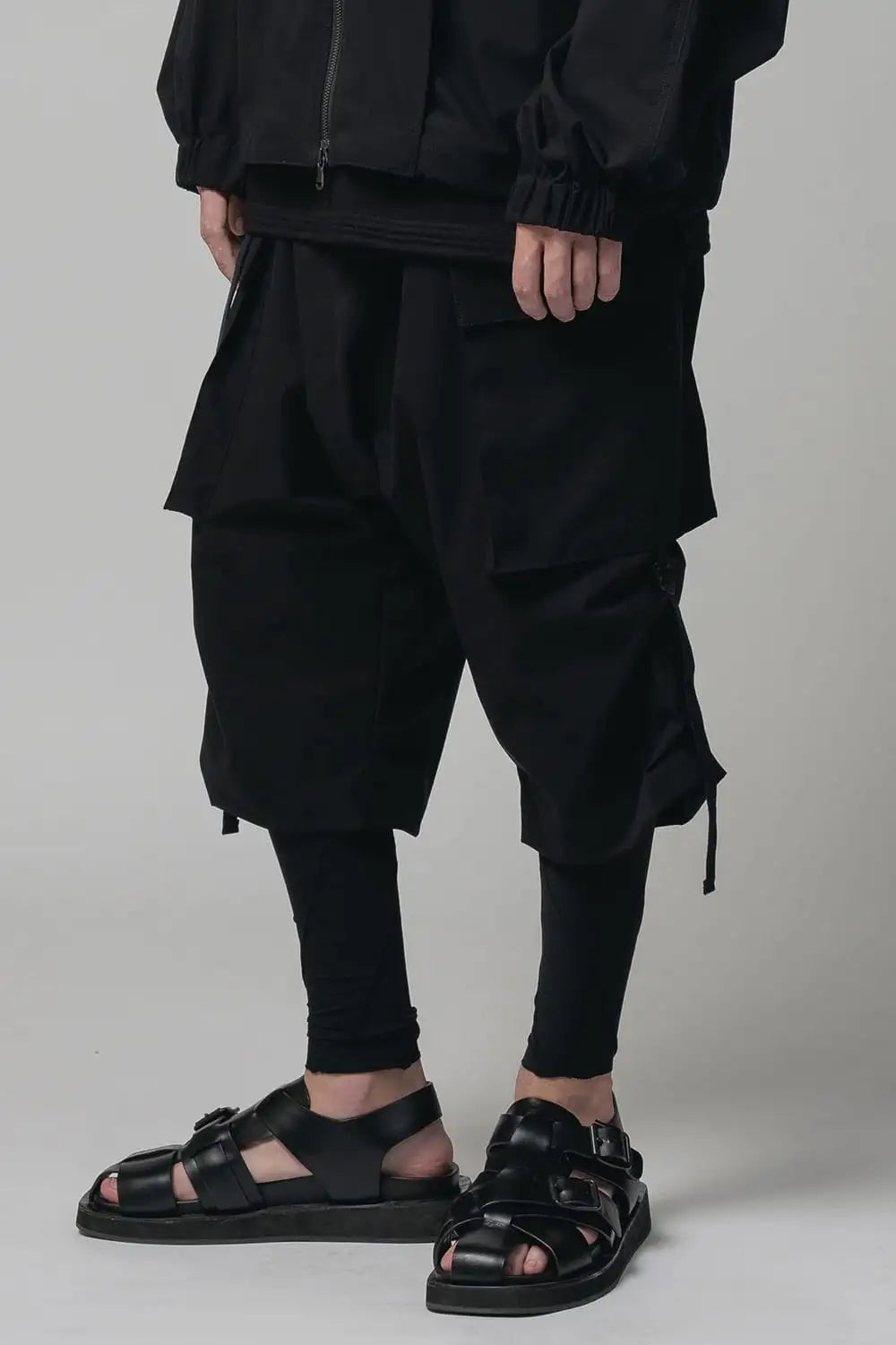 Water-Repellent Short Pants Black