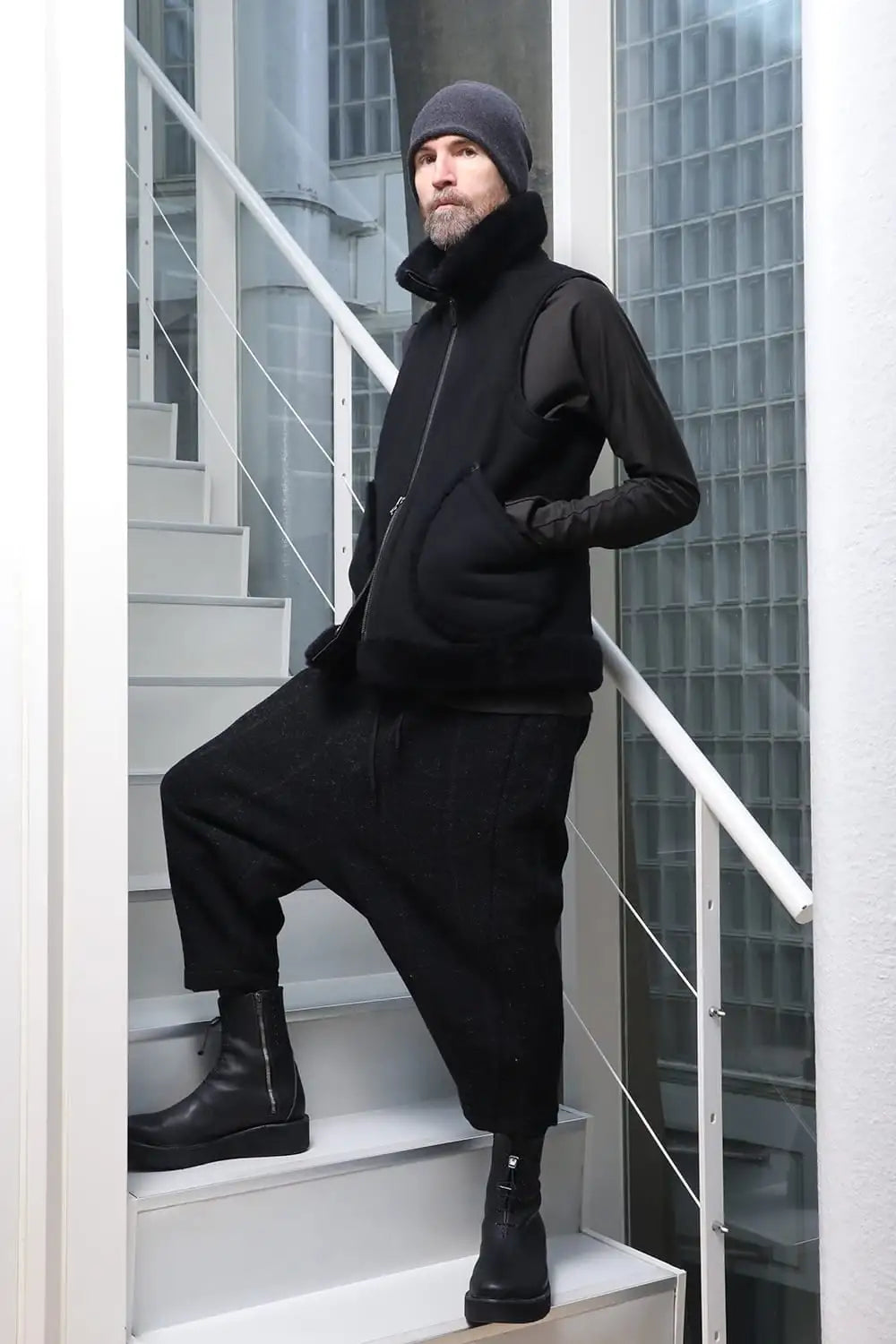 High neck  Vest Sheep Skin Black