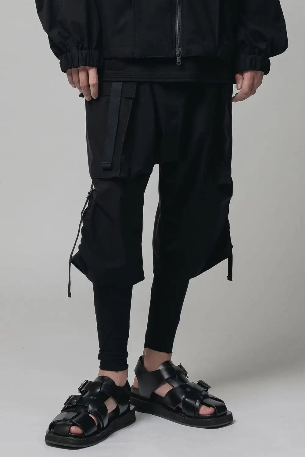 Water-Repellent Short Pants Black