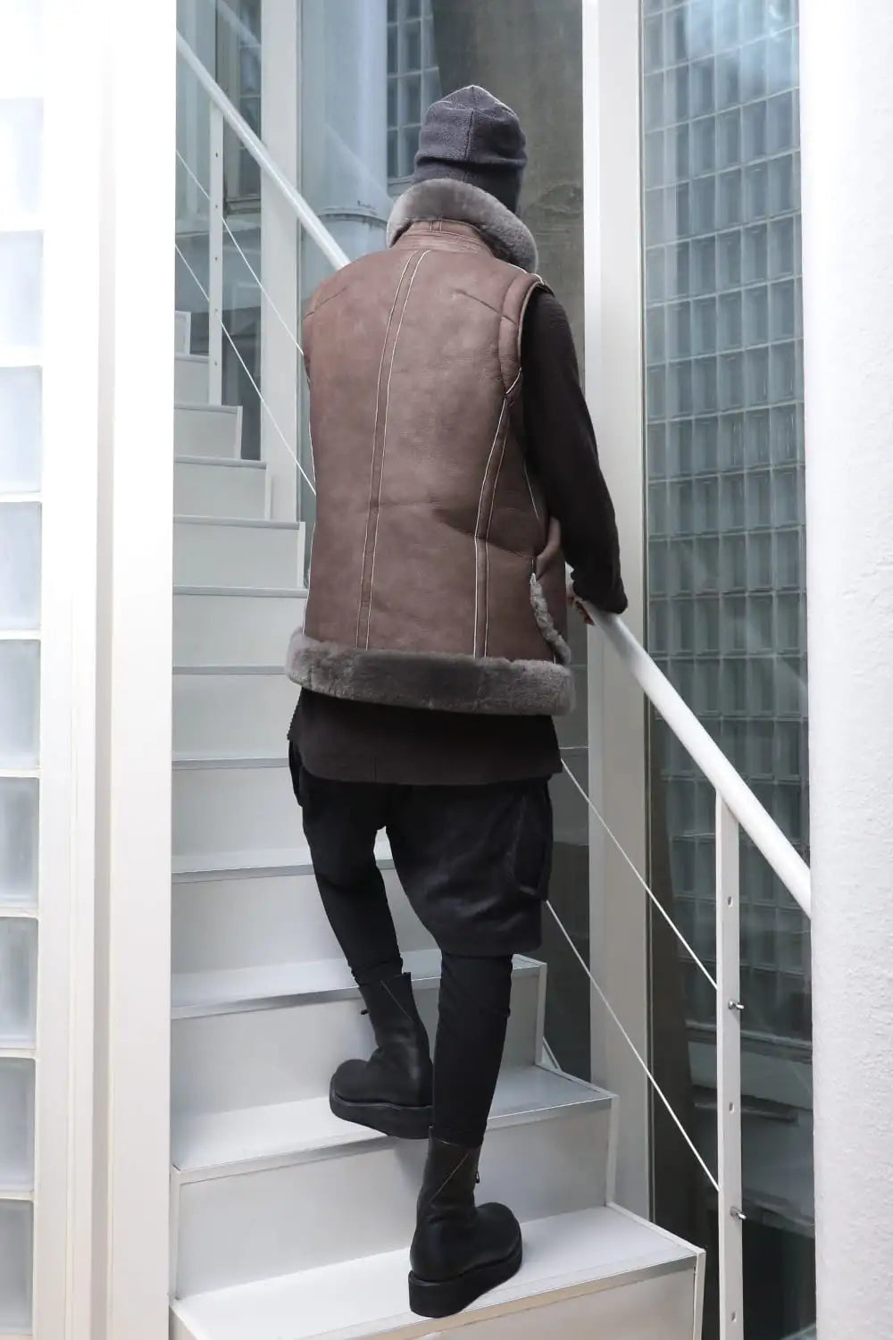 ハイネックベスト シープスキン ワームグレイ