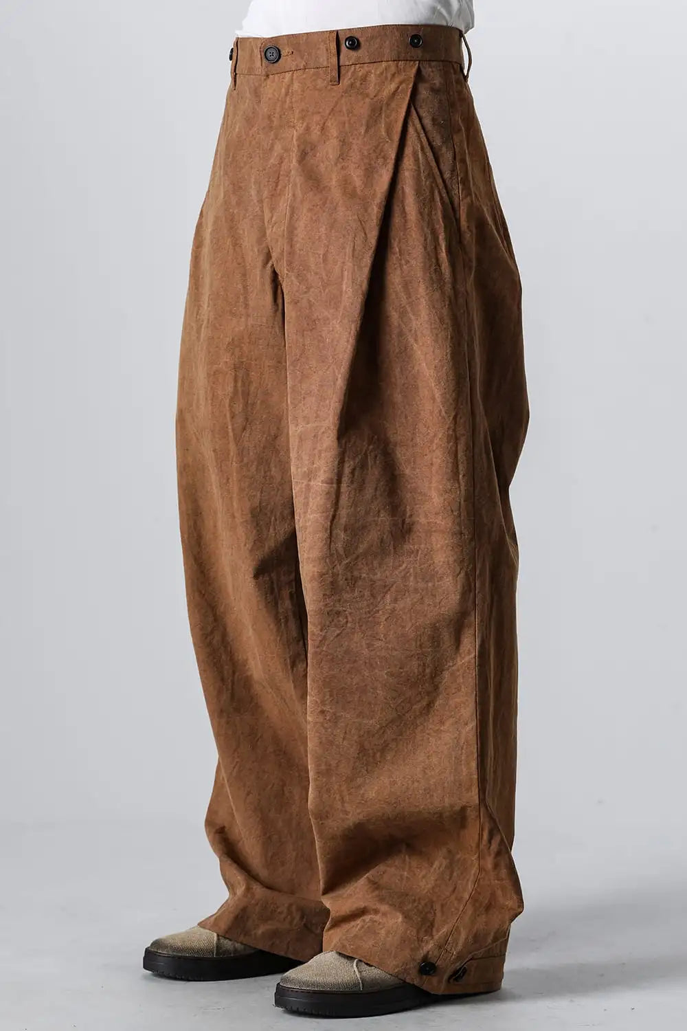 Side Tucked Wide Straight Trousers Kakishibu Brown