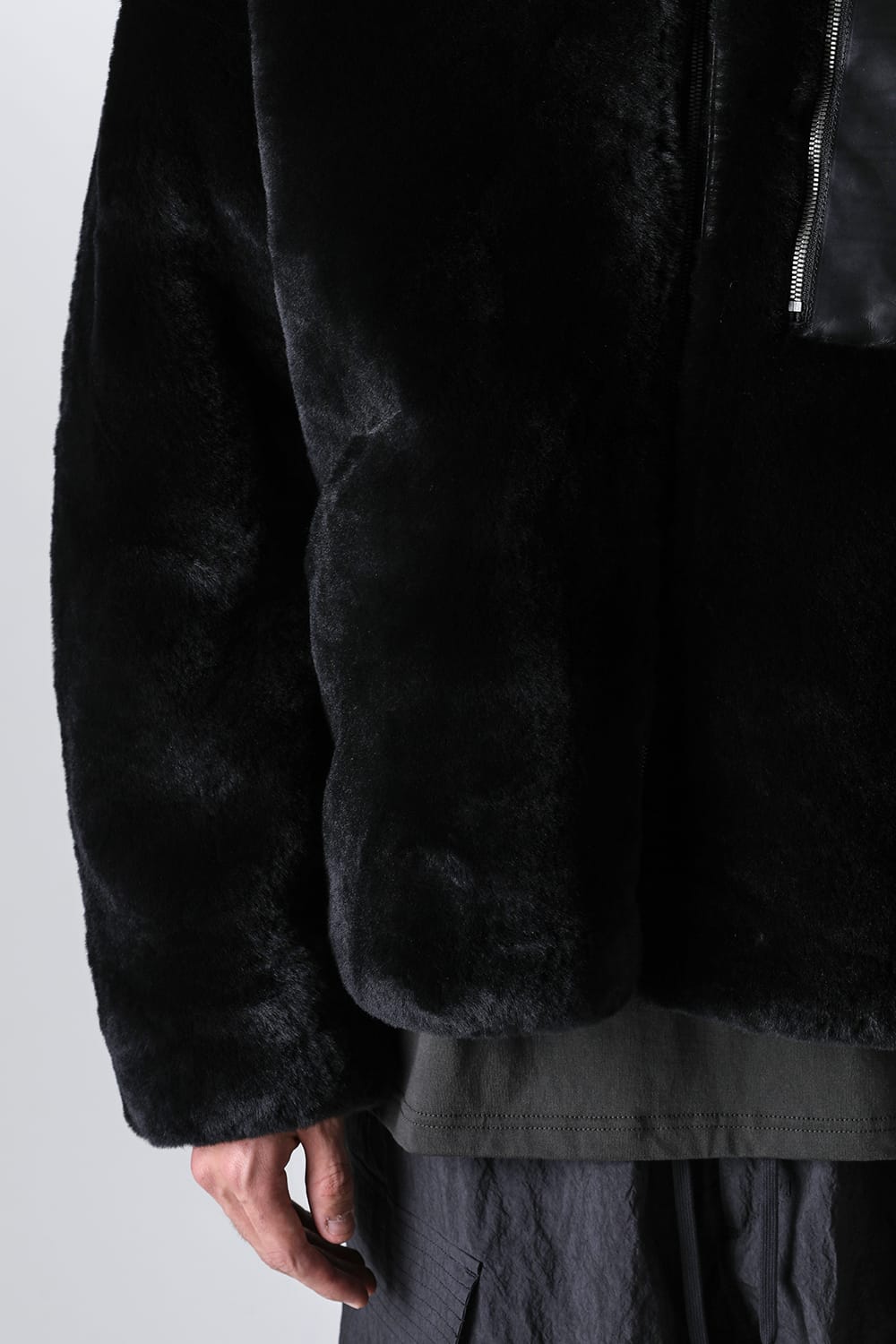 FASCINATE_THE R Limited Mouton Jacket Black