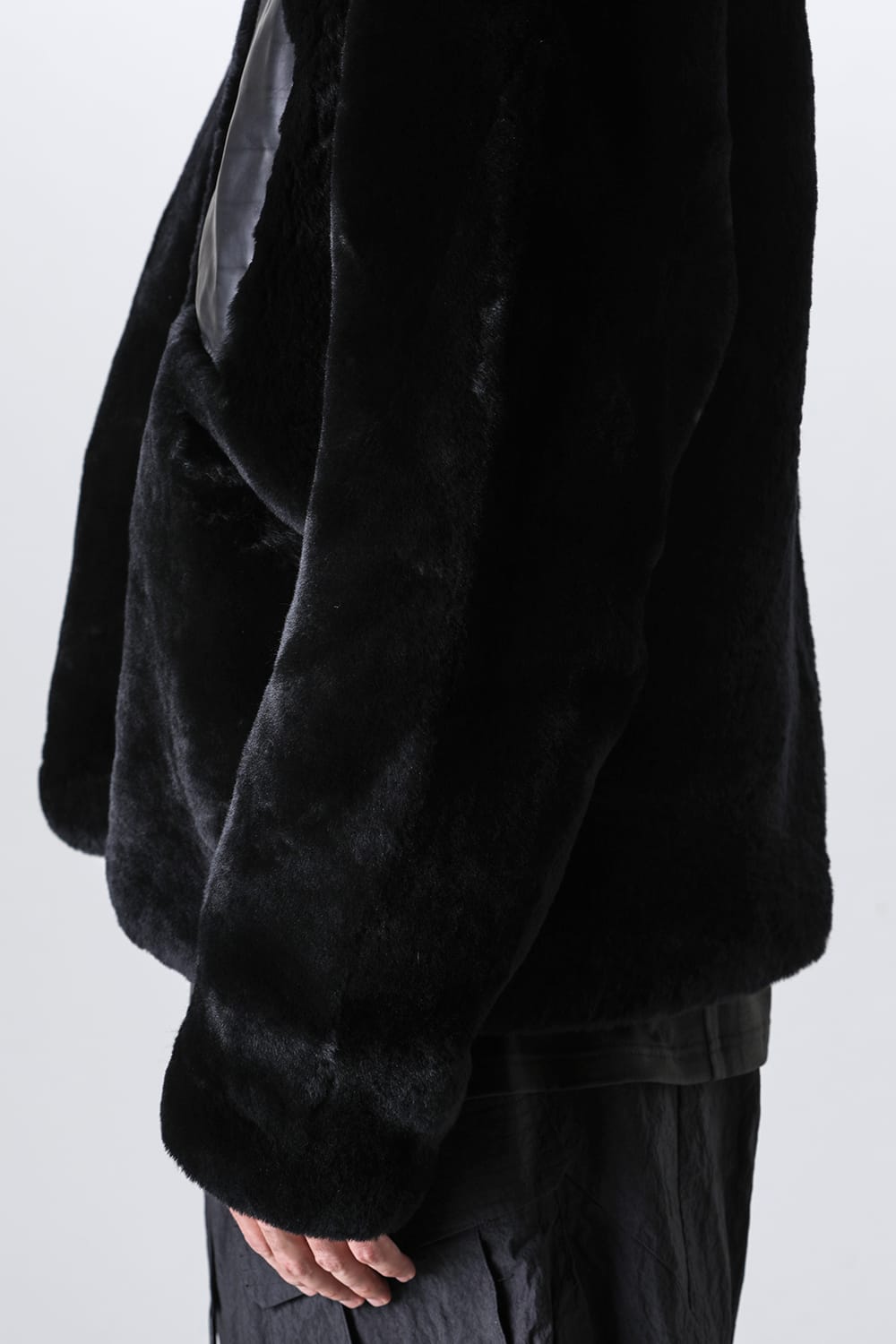 FASCINATE_THE R Limited Mouton Jacket Black