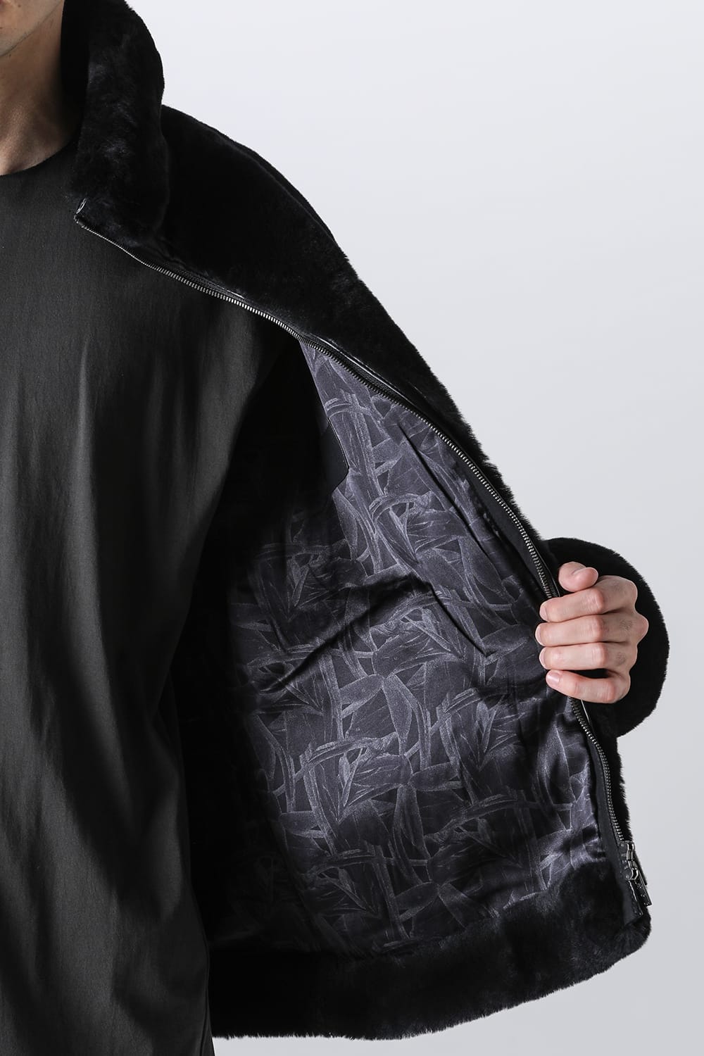 FASCINATE_THE R Limited Mouton Jacket Black
