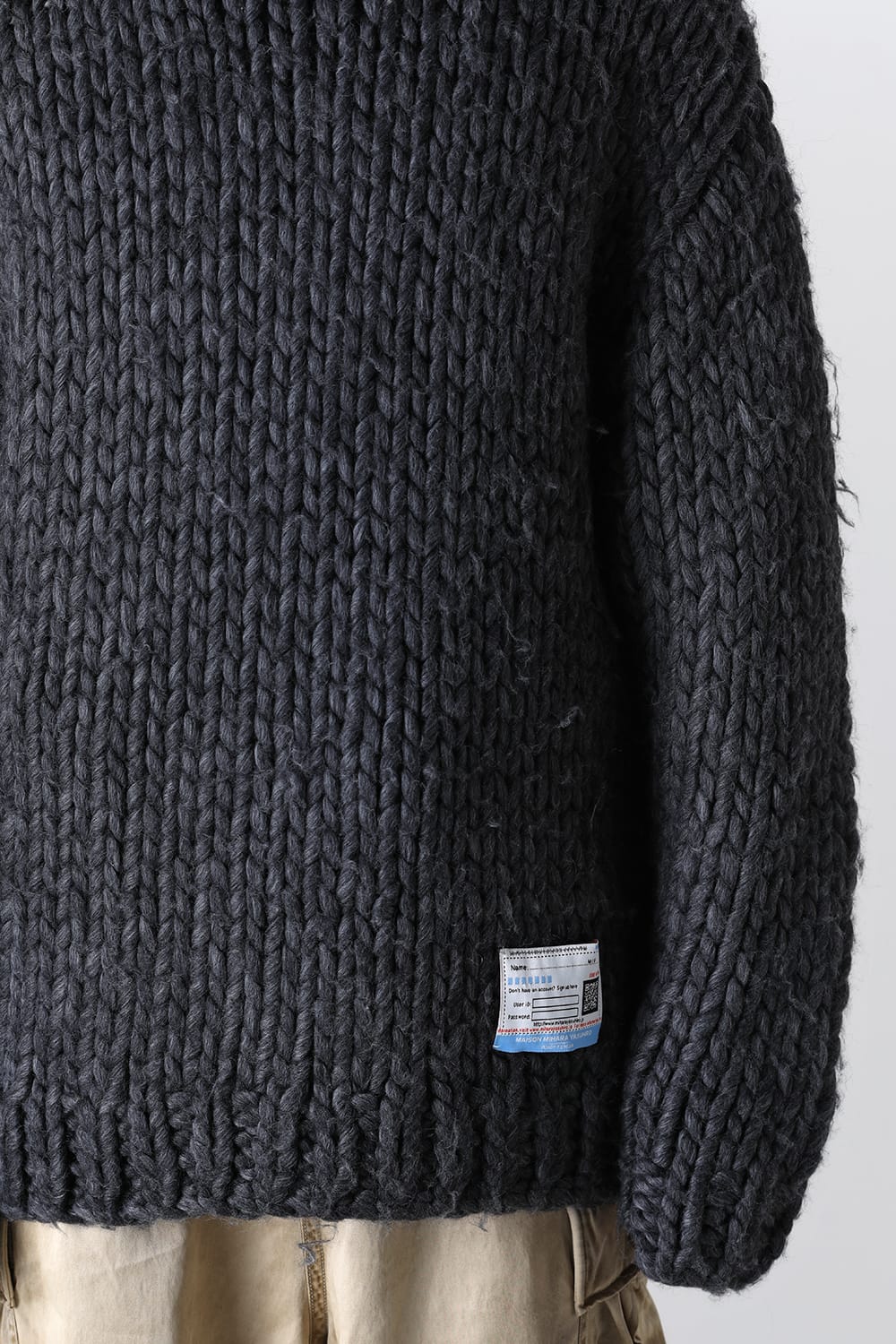 Roving Yarn Pullover Black