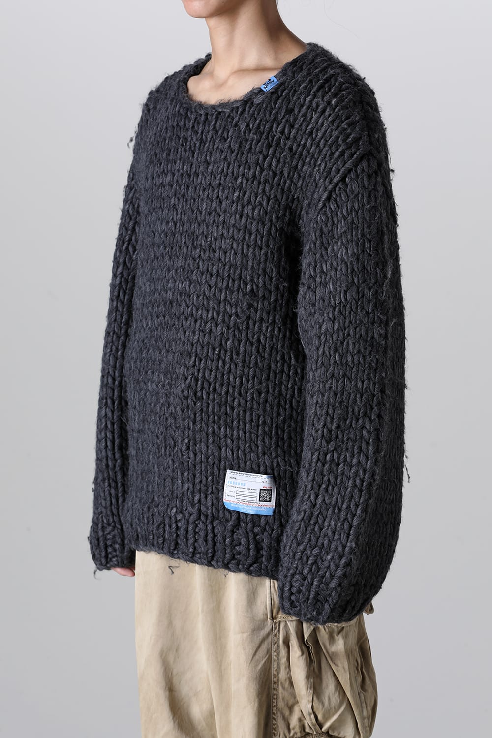 Roving Yarn Pullover Black