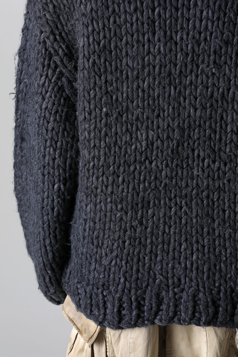 Roving Yarn Pullover Black