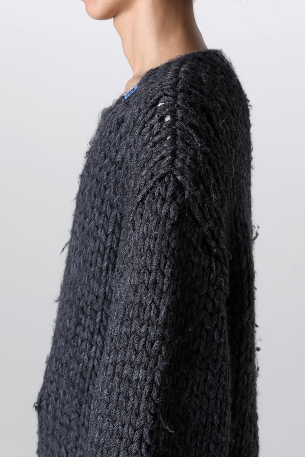 Roving Yarn Pullover Black