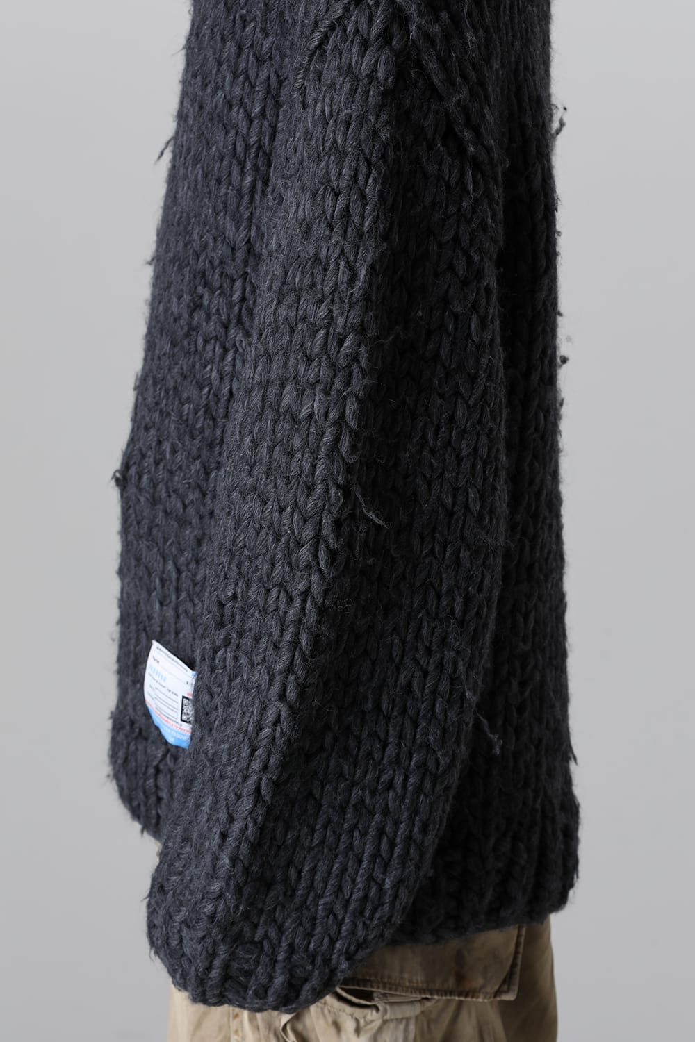 Roving Yarn Pullover Black